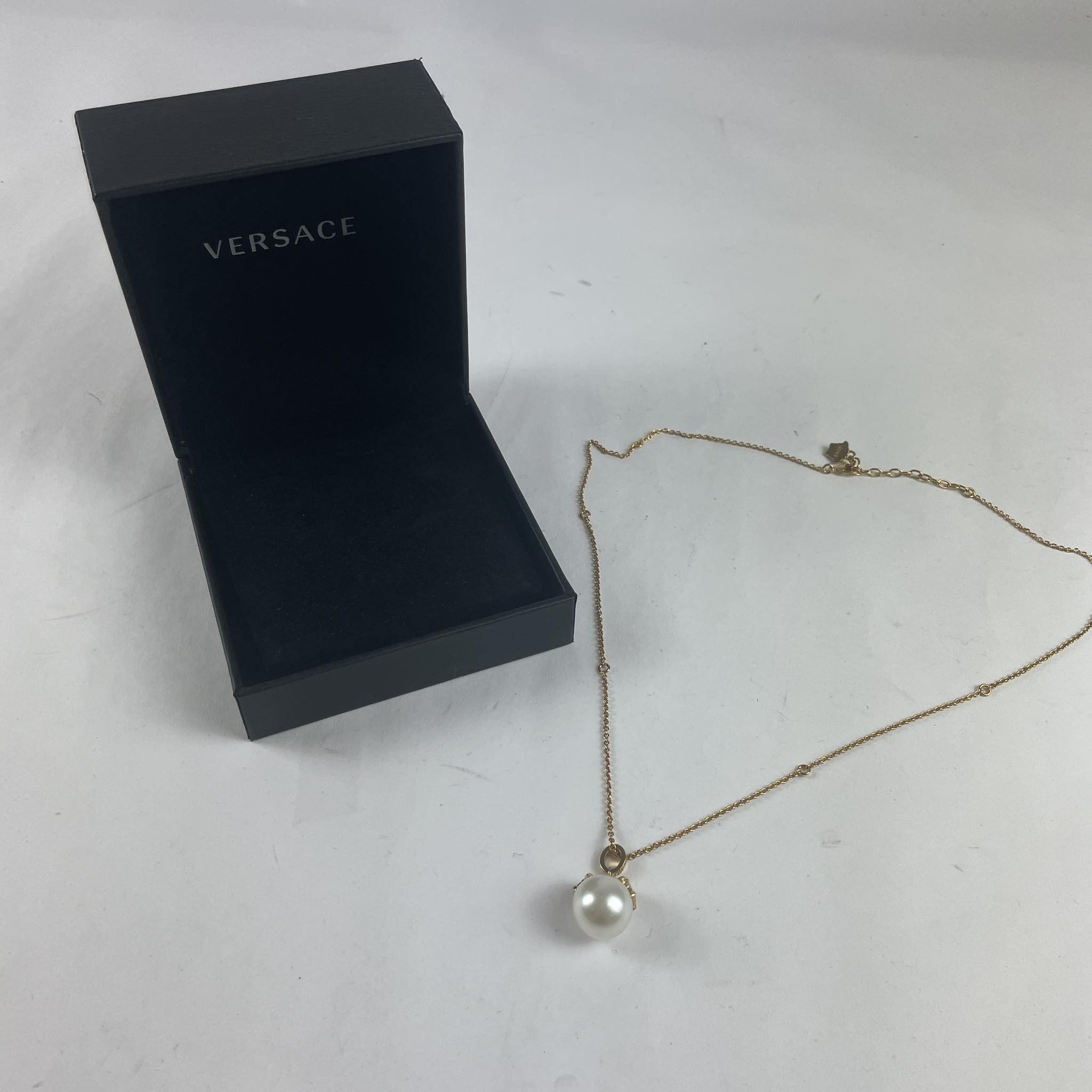 Versace NEW Versace Gold Plated White Pearl Medusa Necklace Size ONE SIZE - 9 Thumbnail