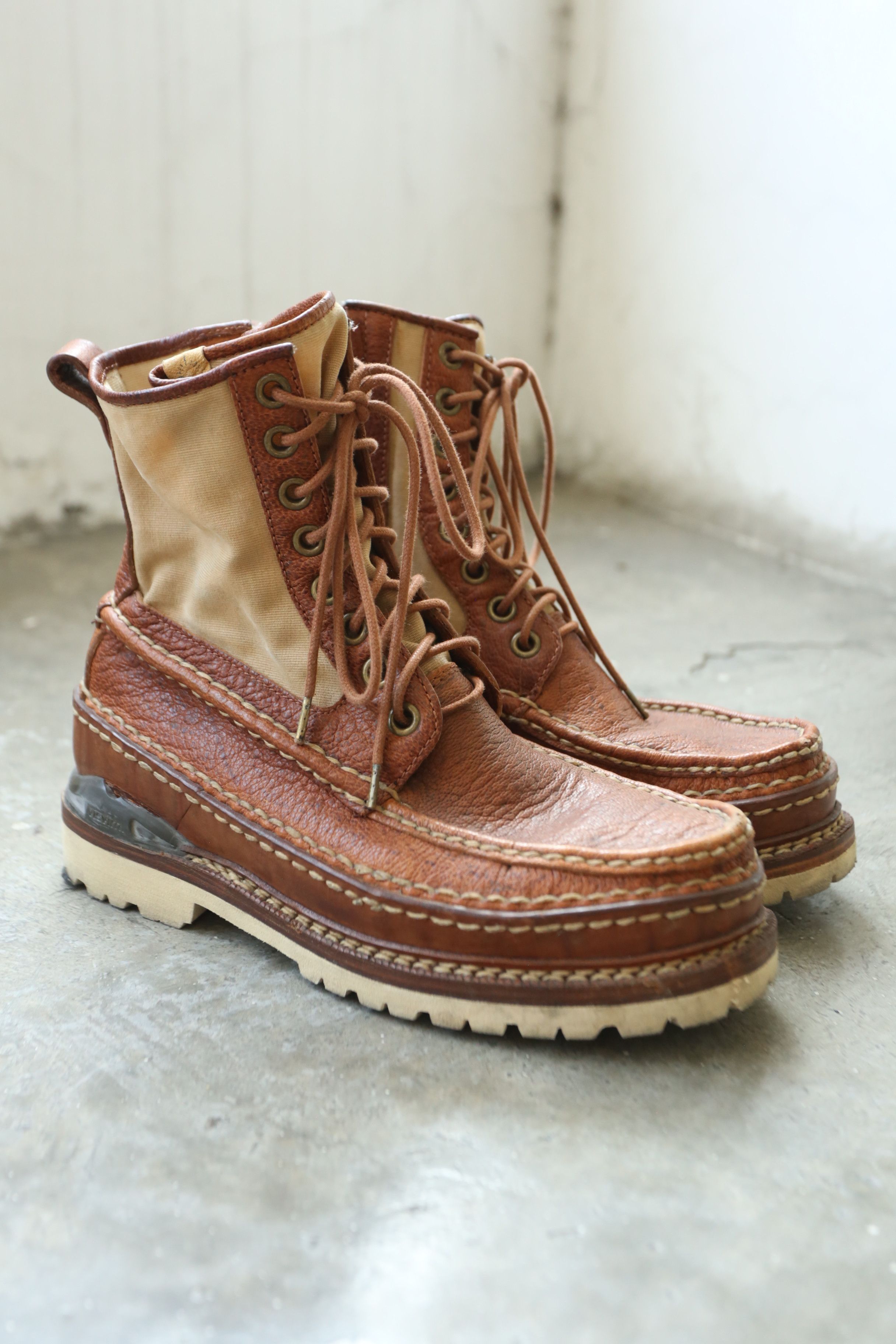 Visvim Visvim - F/W 12 - Grizzly Boots Mid-Folk Size US 9 / EU 42 - 1 Thumbnail