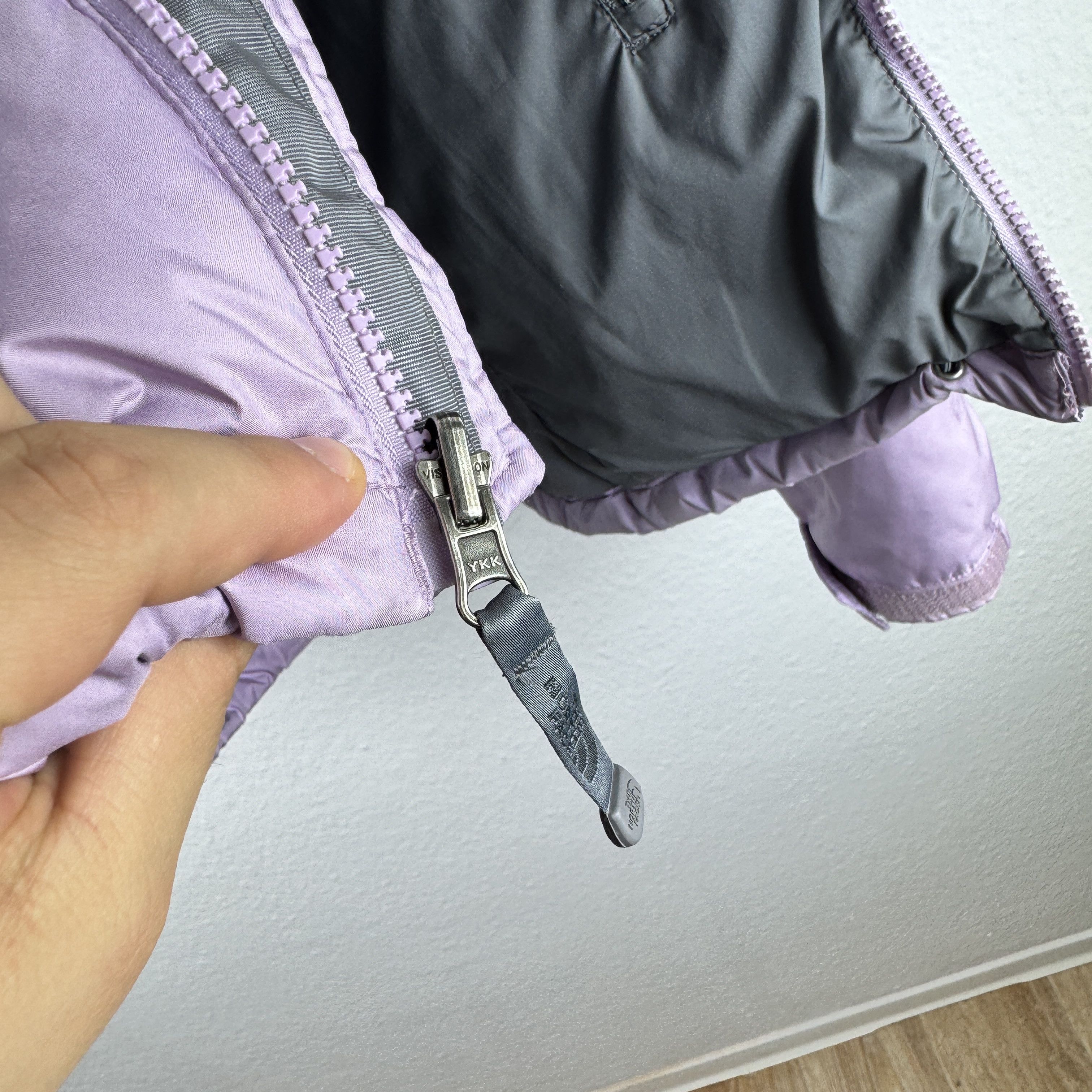 The North Face Women`s THE NORTH FACE 700 VINTAGE LILAC/PINK PUFFER JACKET Size S / US 4 / IT 40 - 13 Thumbnail