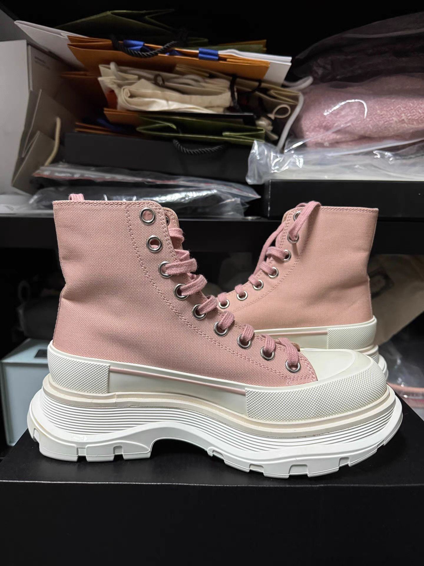 Alexander McQueen Alexander McQueen Tread Slick Pink High-Top Boots K6 Size US 7 / IT 37 - 5 Thumbnail