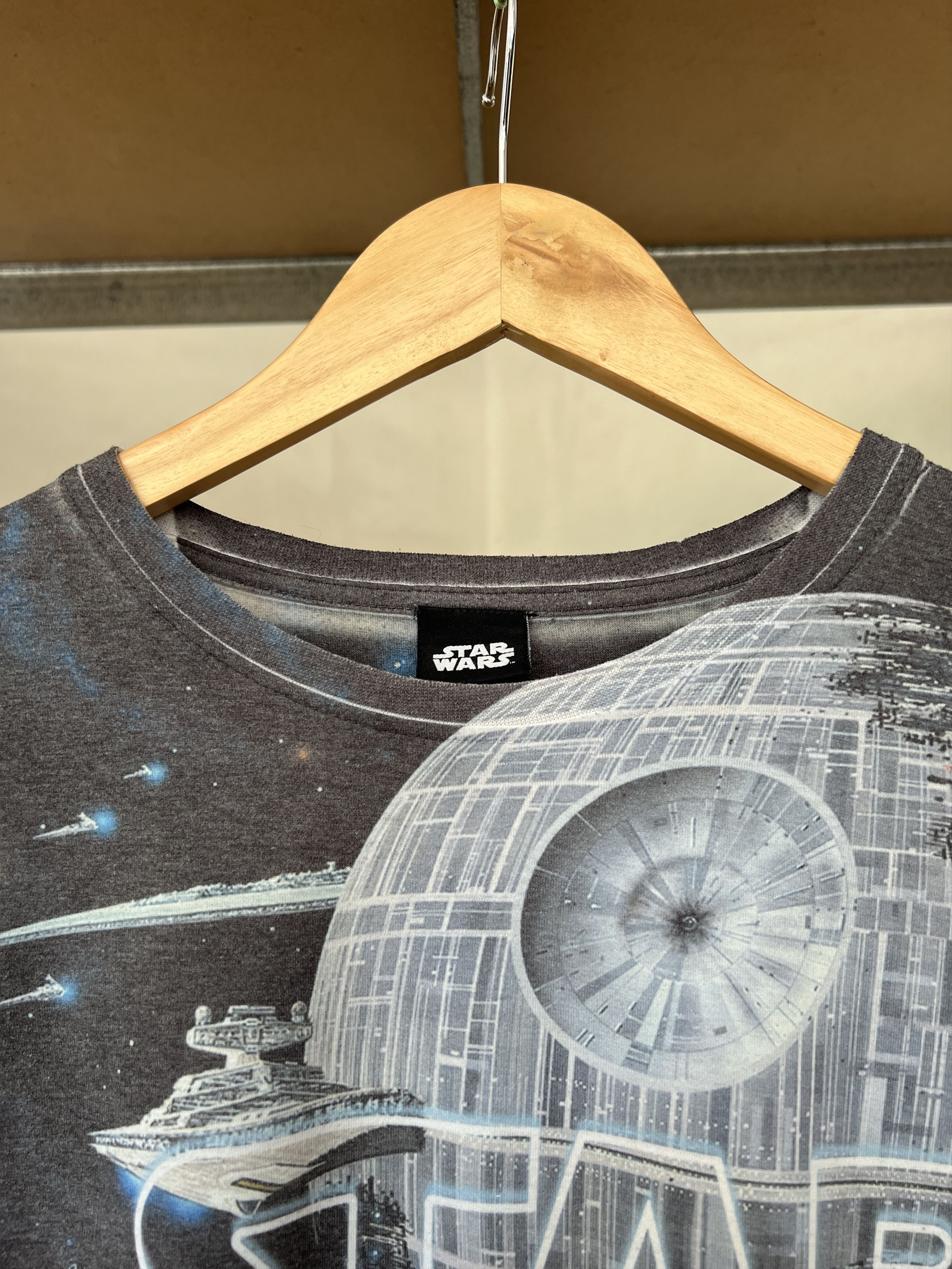 Vintage Vintage 2000s Star Wars All Over Print Movie T-shirt Size US L / EU 52-54 / 3 - 3 Thumbnail