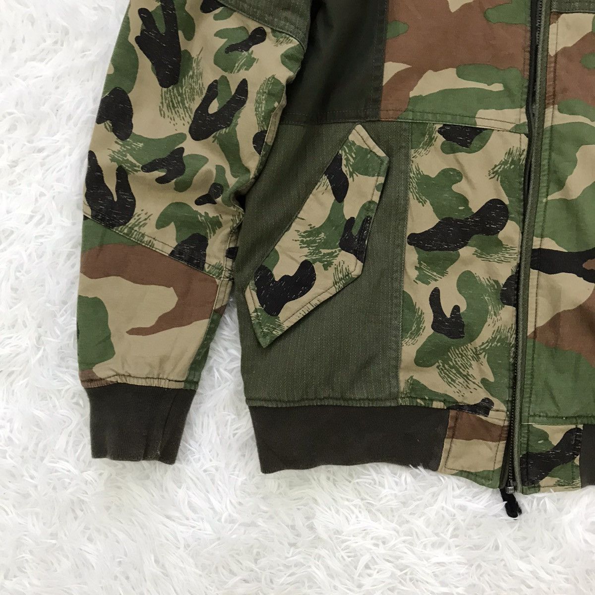 Japanese Brand Rosebud Couples Reversible Bomber Jacket (brokenzip) Size US M / EU 48-50 / 2 - 3 Thumbnail