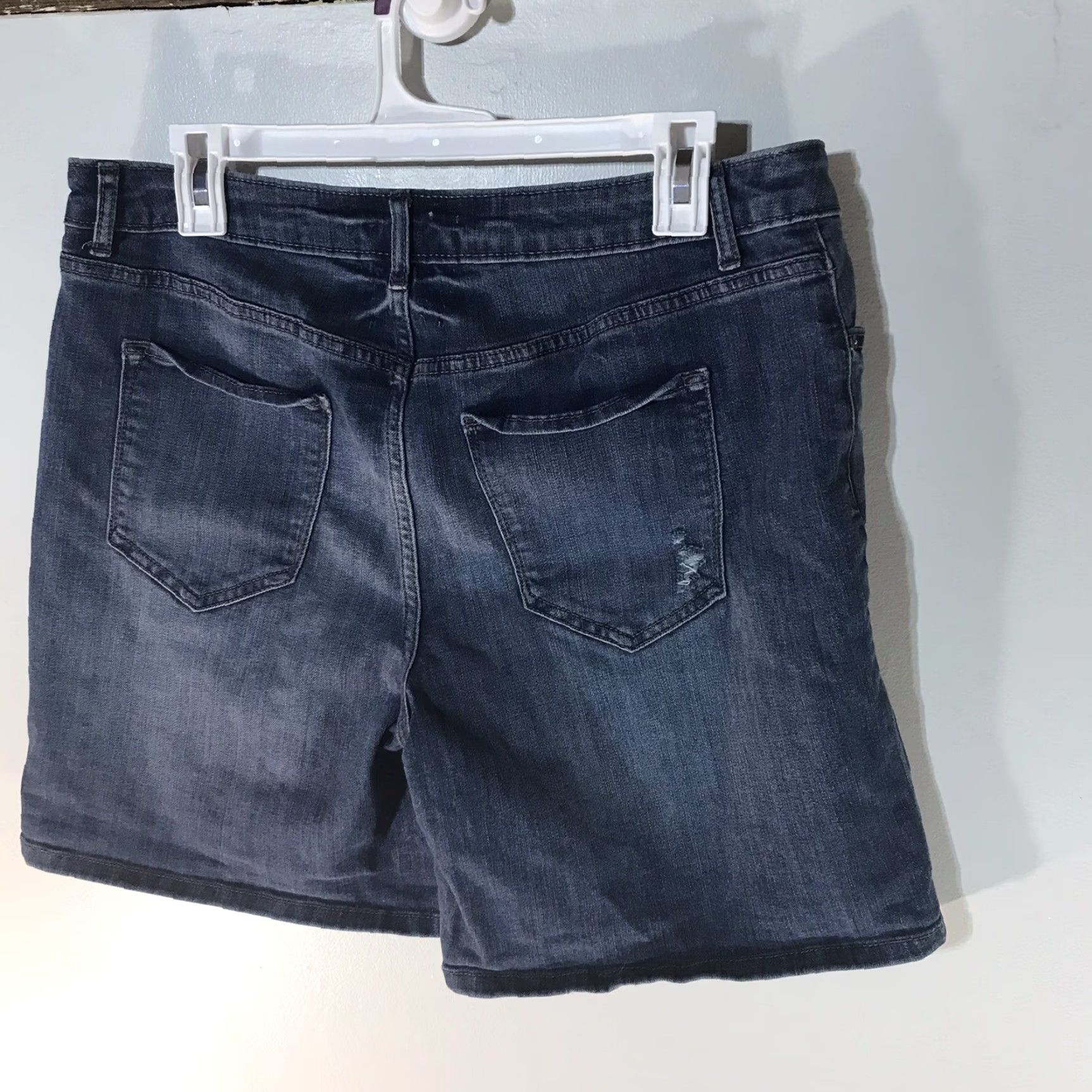 Vintage SIMPLY VERA VERA WANG Denim Roll Cuff Shorts Womens Size 10 Blue Casual Modern Size 32" / US 10 / IT 46 - 2 Thumbnail
