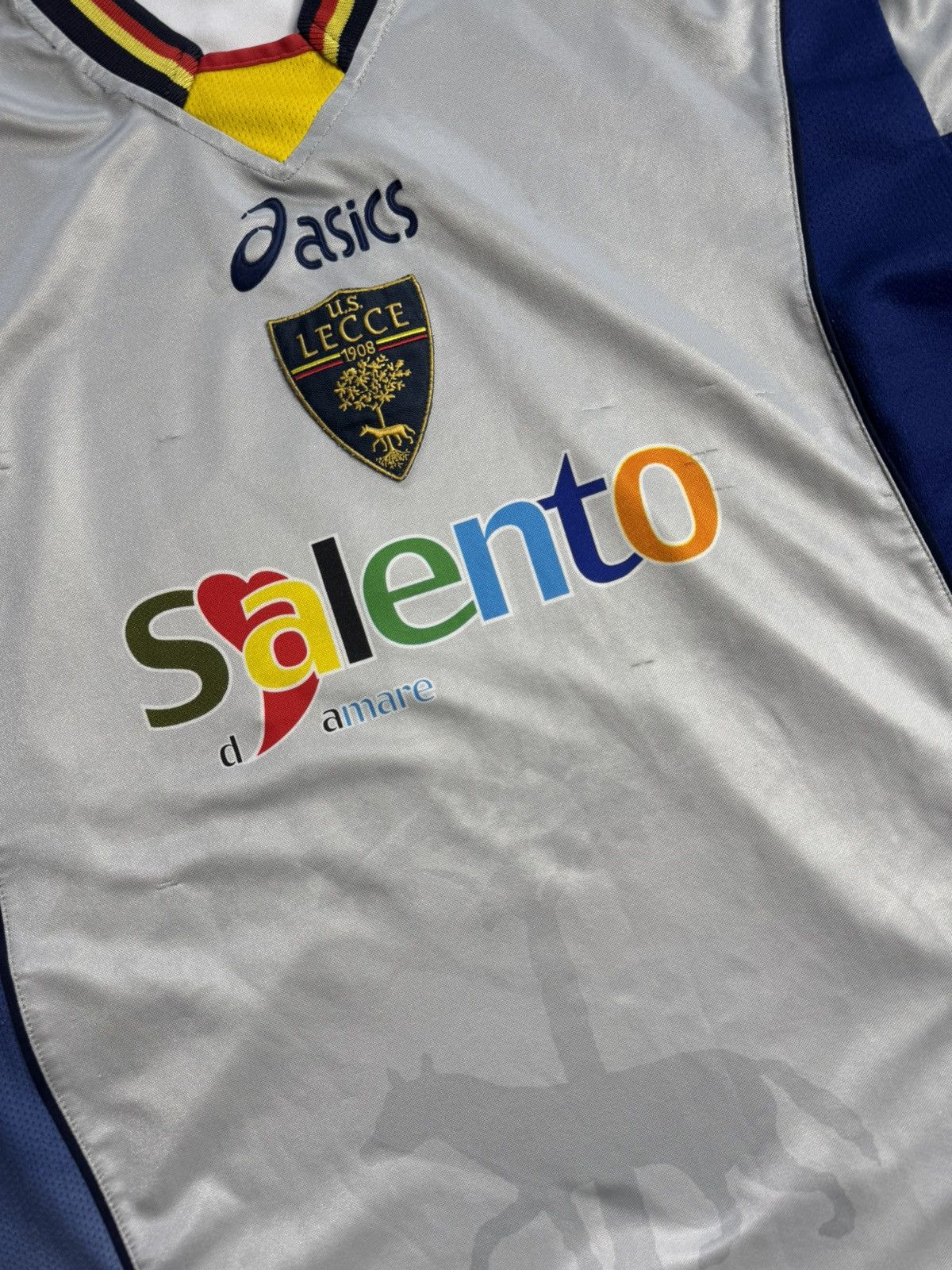 Asics Asics Lecce Serie A Italy Home Jersey Vintage Tee Size US L / EU 52-54 / 3 - 4 Thumbnail