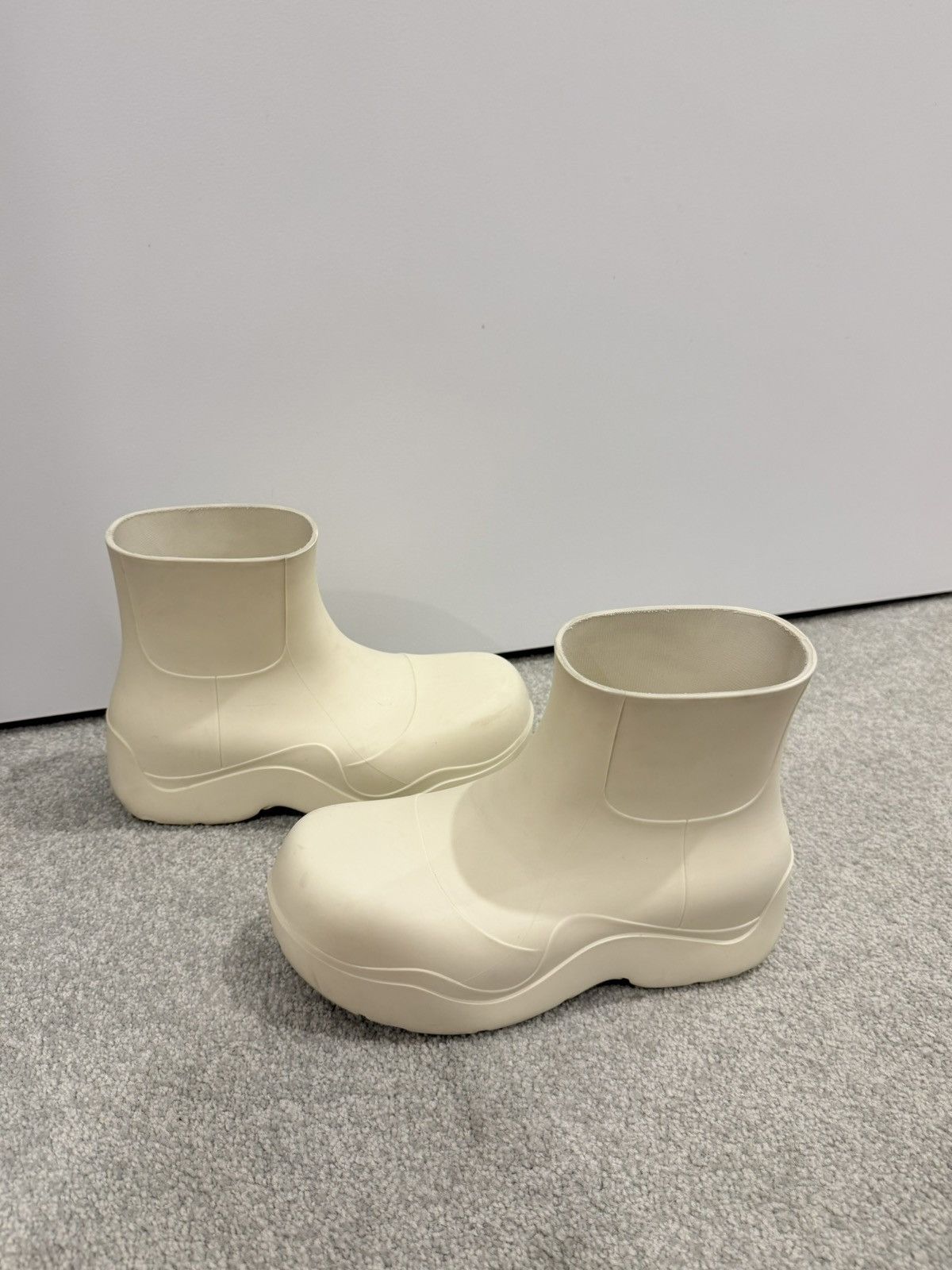 Bottega Veneta Bottega Veneta Puddle Rubber Ankle Rain Boots Size US 6 / IT 36 - 2 Thumbnail