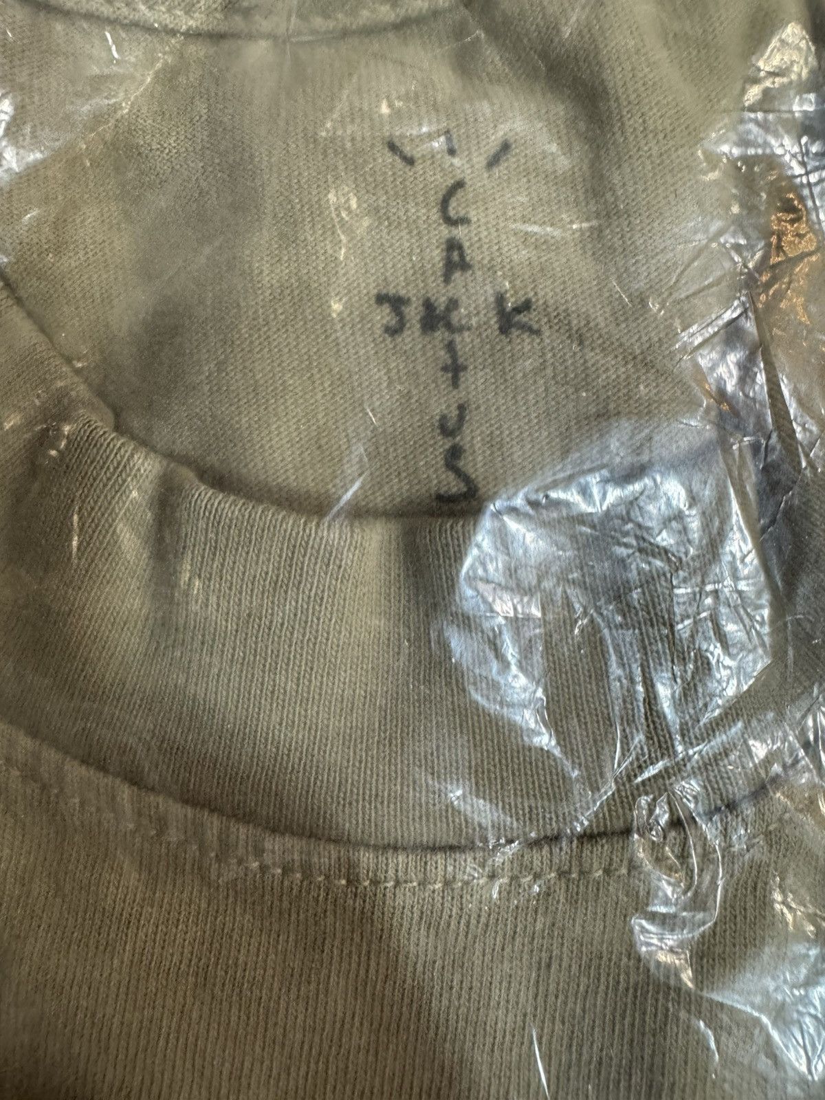 Cactus Plant Flea Market × Travis Scott BRAND NEW IN Bag Travis Scott x Cactus Jack x ID MAGAZINE Size US XL / EU 56 / 4 - 5 Thumbnail