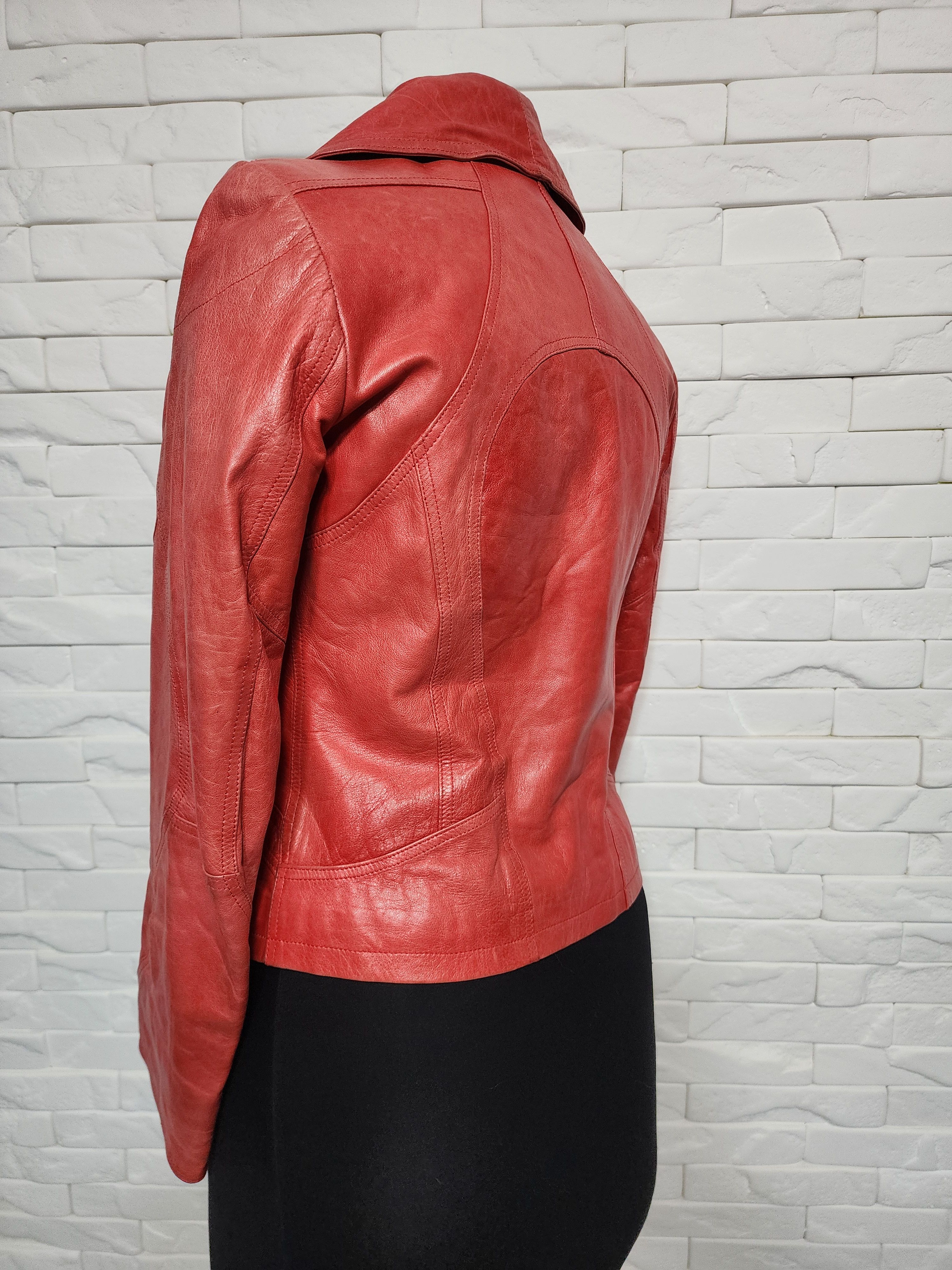 Designer Women's red leather jacket. Size M / US 6-8 / IT 42-44 - 7 Thumbnail