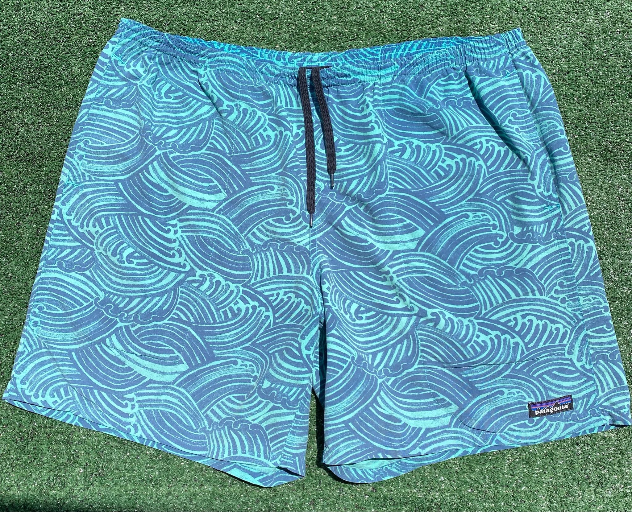 Patagonia Patagonia Baggies Wave Patterned Lined Shorts Men’s Size XL Size US 40 / EU 56 - 1 Thumbnail