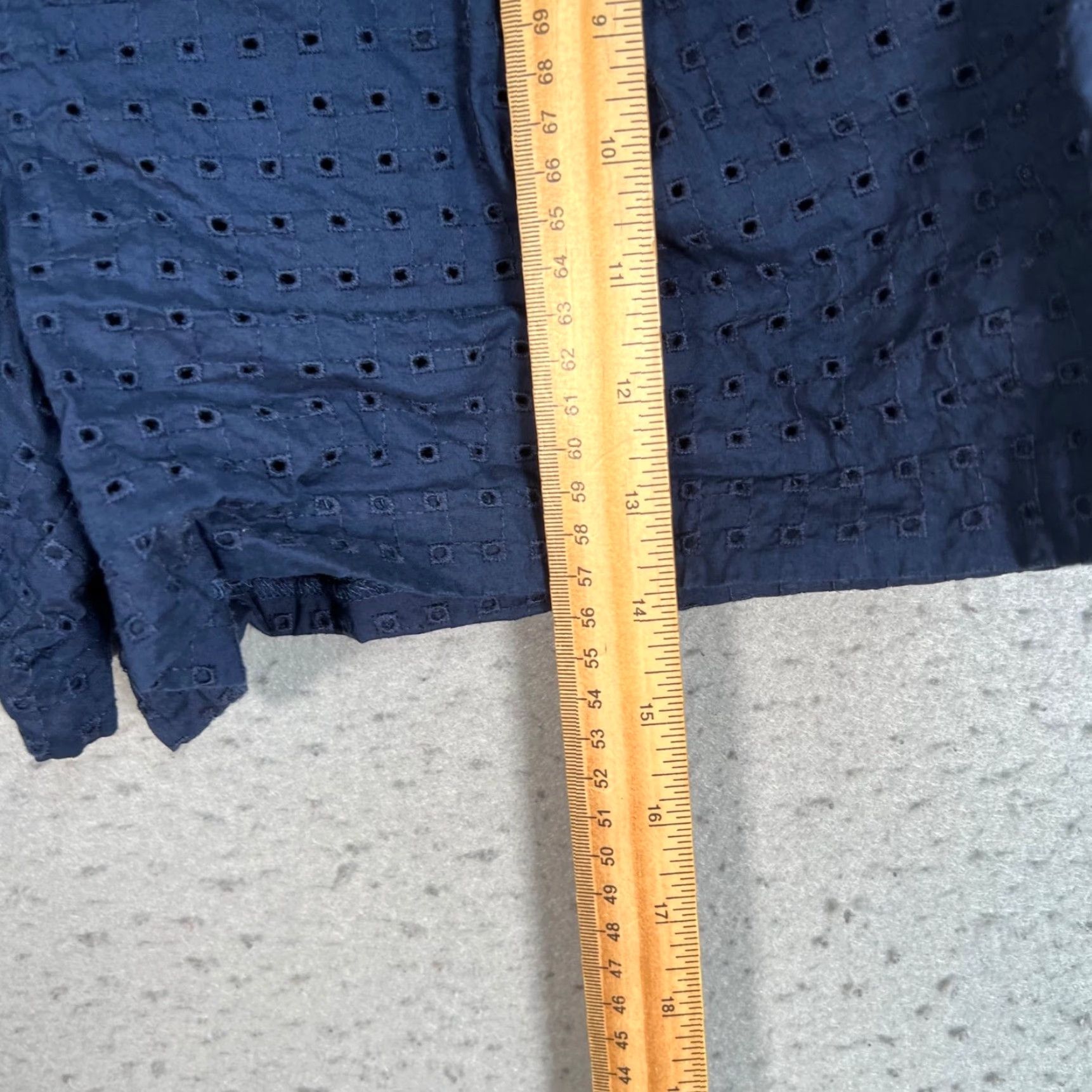 Uniqlo Uniqlo Womens Shorts Size Small Navy Eyelet Cotton Size 28" / US 6 / IT 42 - 5 Thumbnail