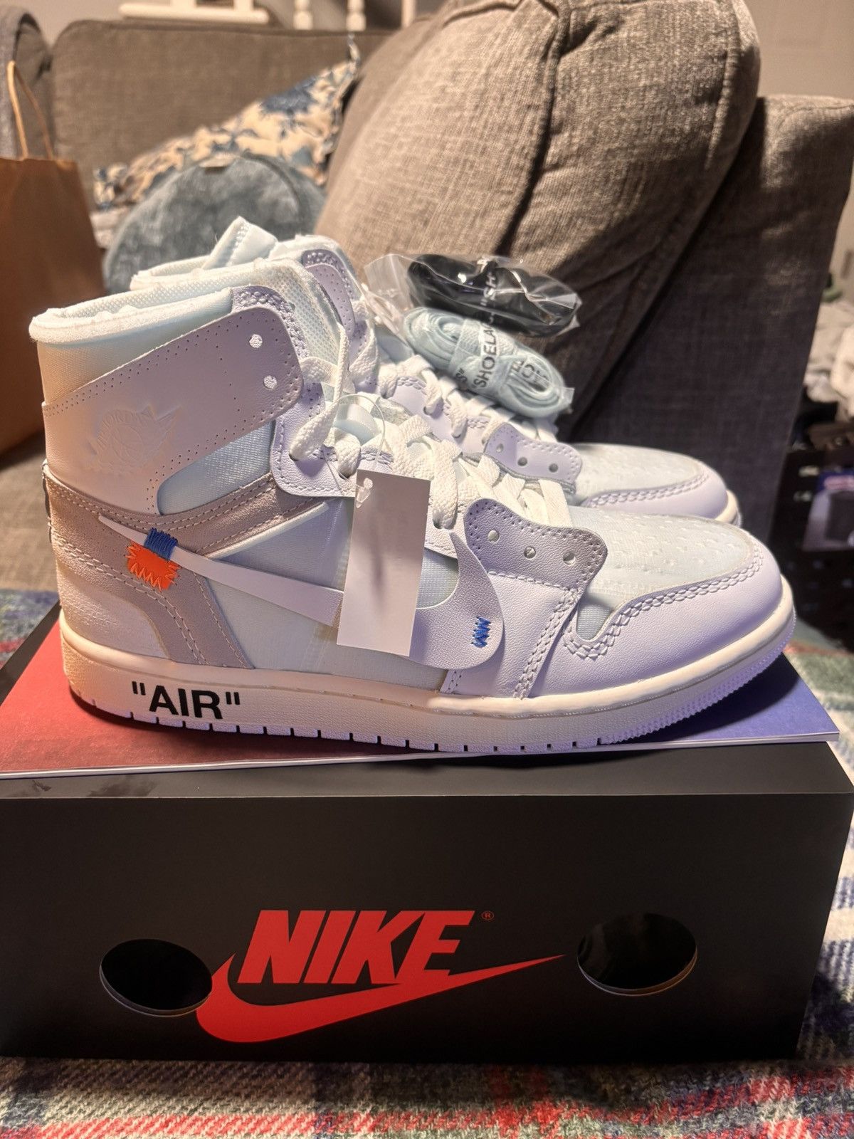 Nike × Off-White Virgil Abloh Archive x Air Jordan 1 Retro High OG 'Alaska' Size US 8 / EU 41 - 9 Thumbnail