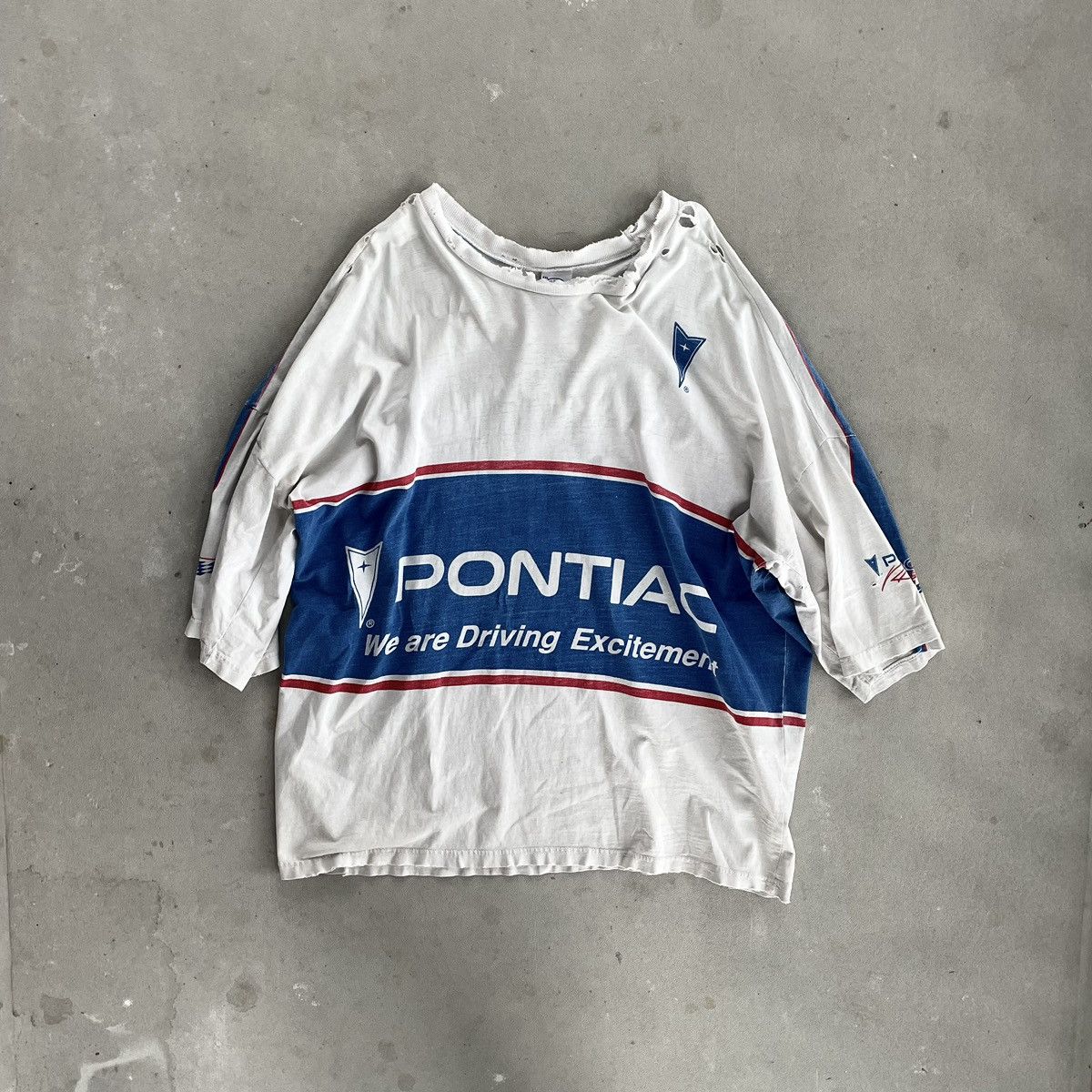 Vintage Pontiac Oversized Distressed T-Shirt Size US XL / EU 56 / 4 - 1 Thumbnail
