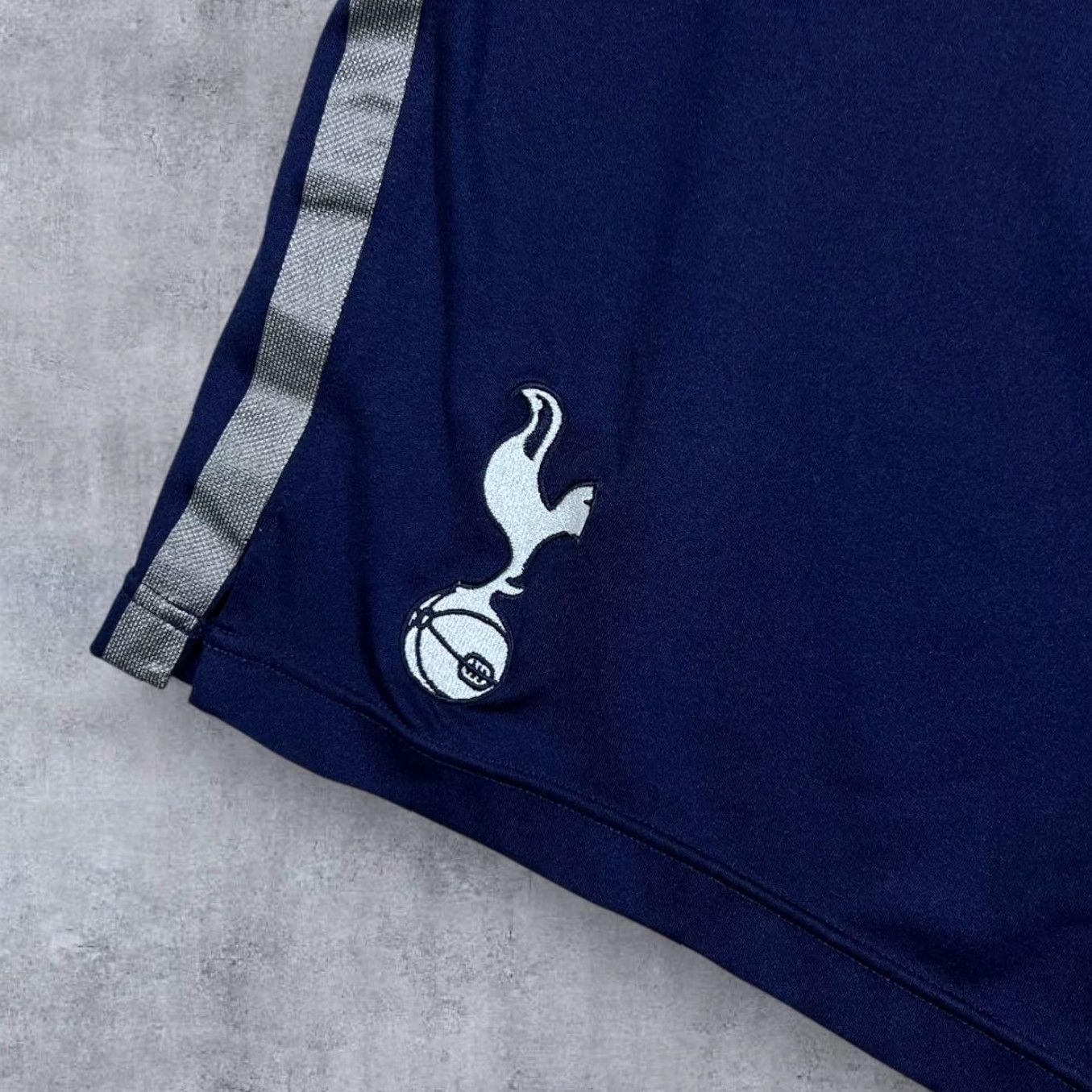 Under Armour Under Armour Tottenham Hotspur FC Spurs 2014/15 Football Shorts Large Size US 33 - 3 Thumbnail