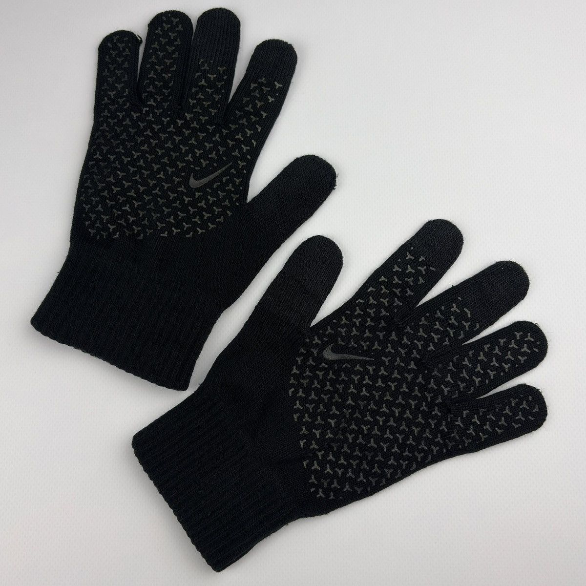 Nike Nike Knitted Gloves Swoosh Size ONE SIZE - 7 Thumbnail