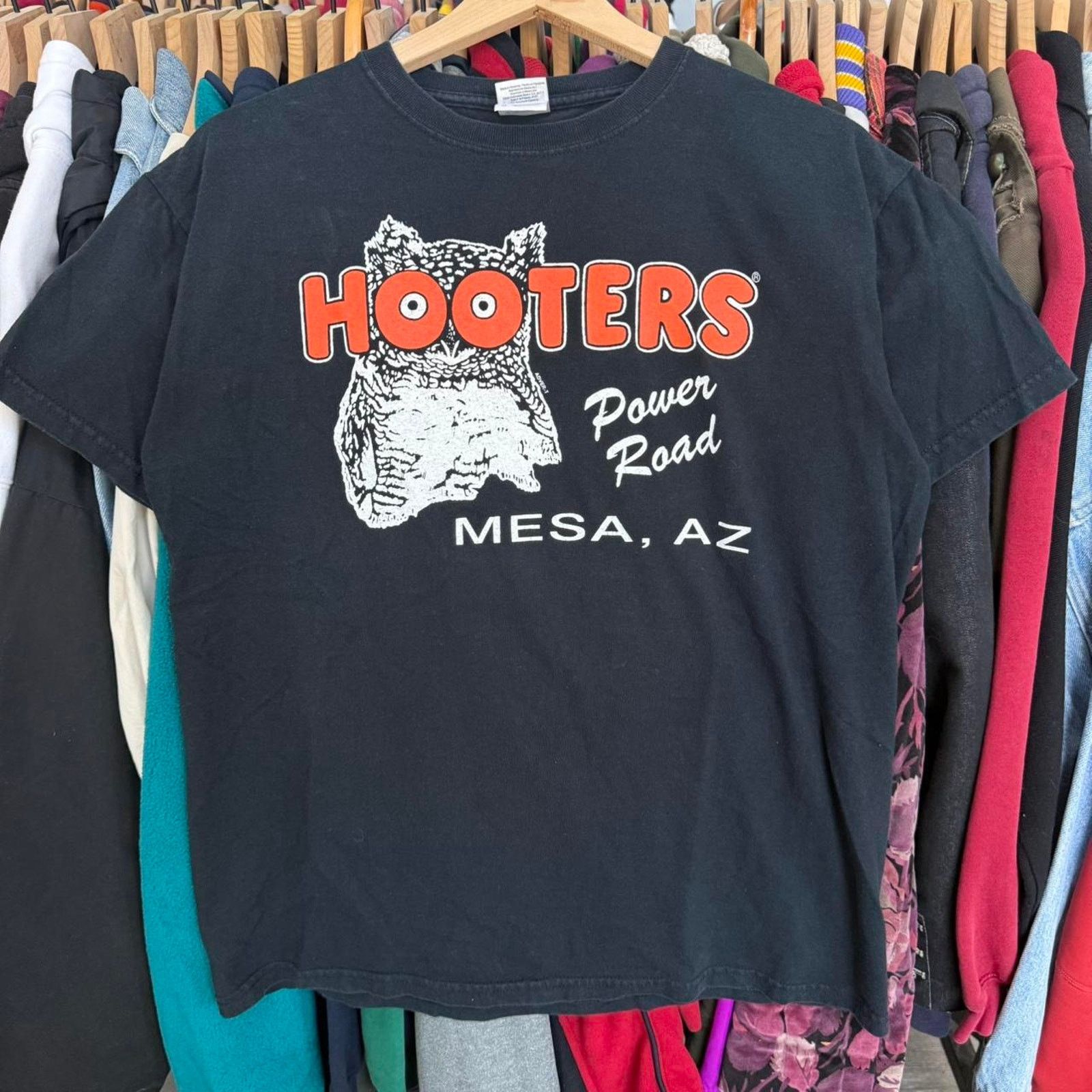 Gildan Vintage Y2K Hooters Promo Restaurant Tee Black Size US M / EU 48-50 / 2 - 1 Thumbnail