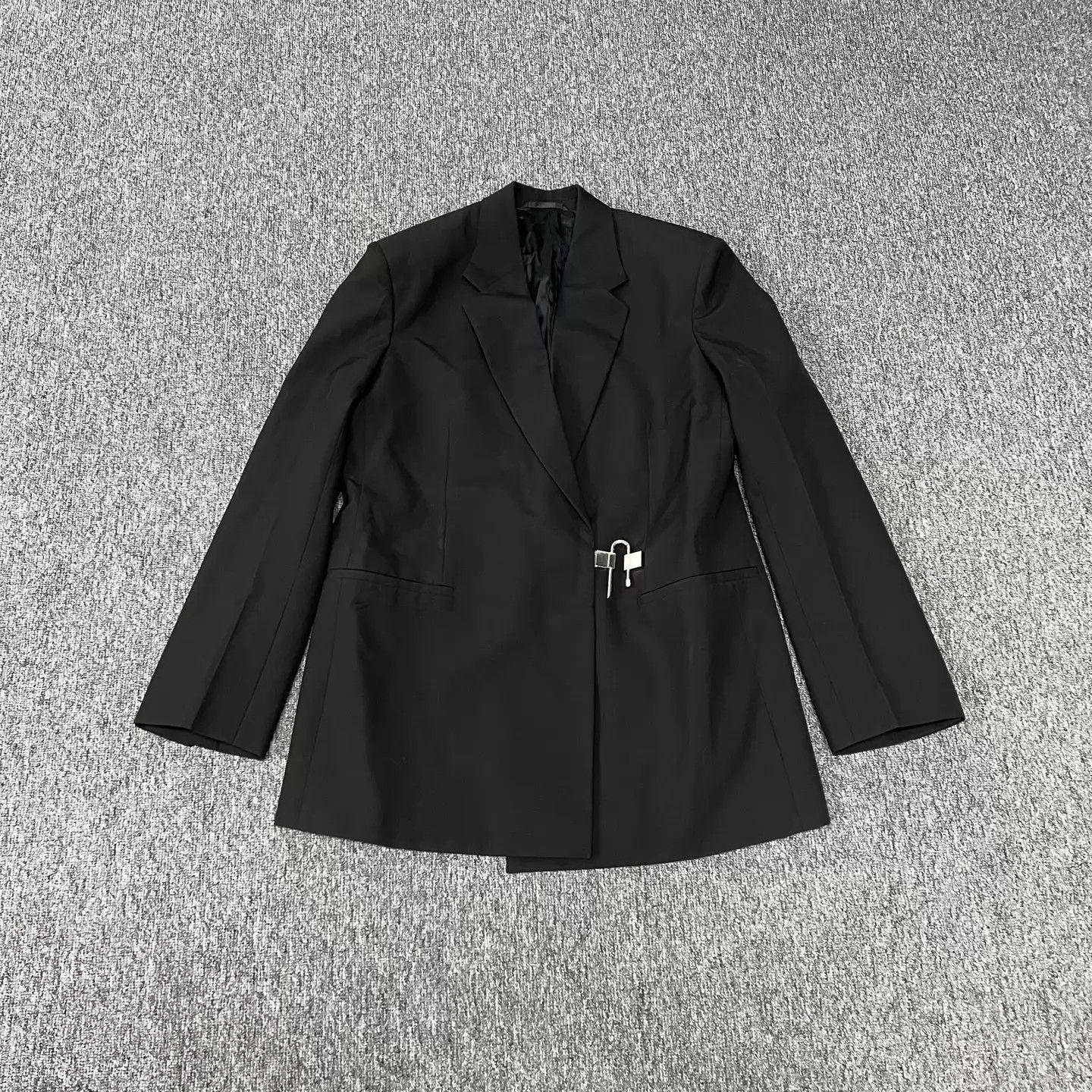 Givenchy Givenchy Lock Black Blazer 40 99 New Size S / US 4 / IT 40 - 1 Thumbnail