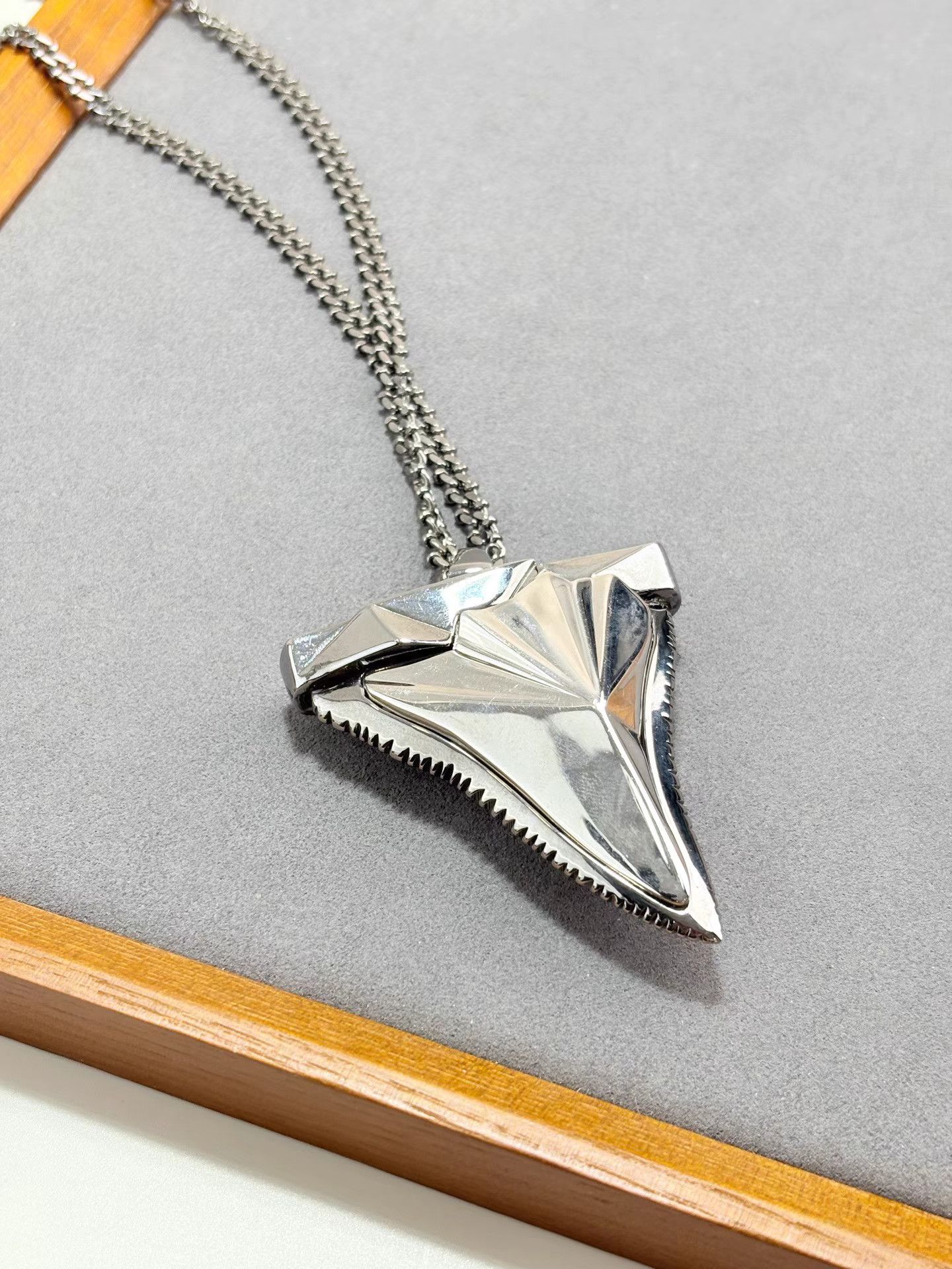 Givenchy Givenchy Shark Tooth Necklace K1 Size ONE SIZE - 2 Thumbnail