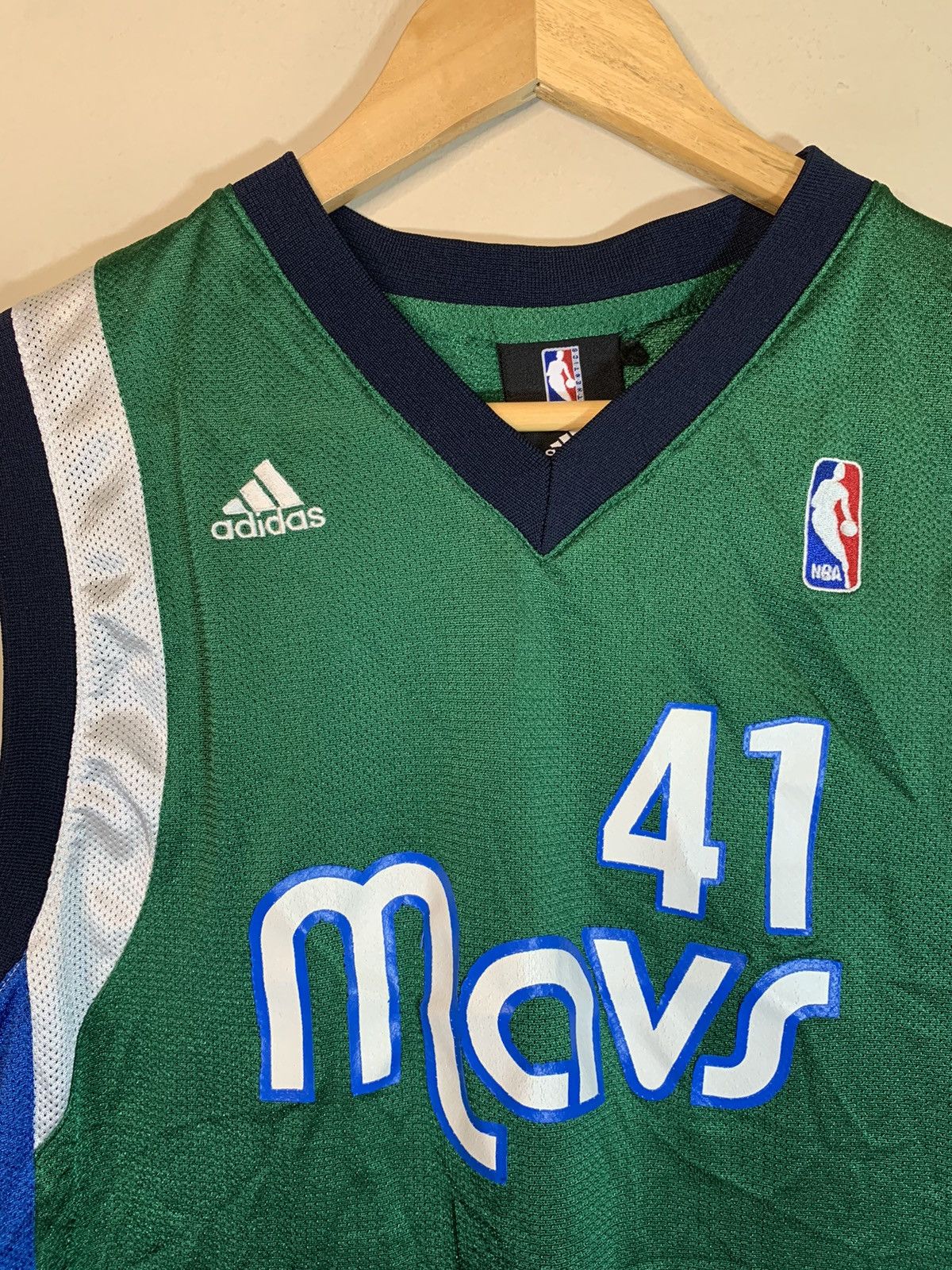 Adidas × NBA × Vintage *RARE* Vintage Dirk Nowitzki Dallas Mavericks NBA Jersey #41 Size US XXS / EU 40 - 3 Thumbnail