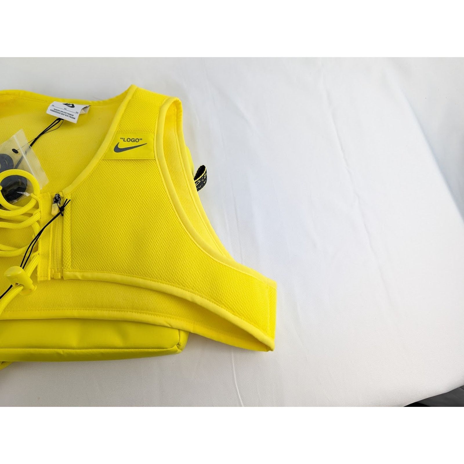 Nike × Off-White o1rshd1 Cross Bib in Yellow Size L / US 10 / IT 46 - 4 Thumbnail