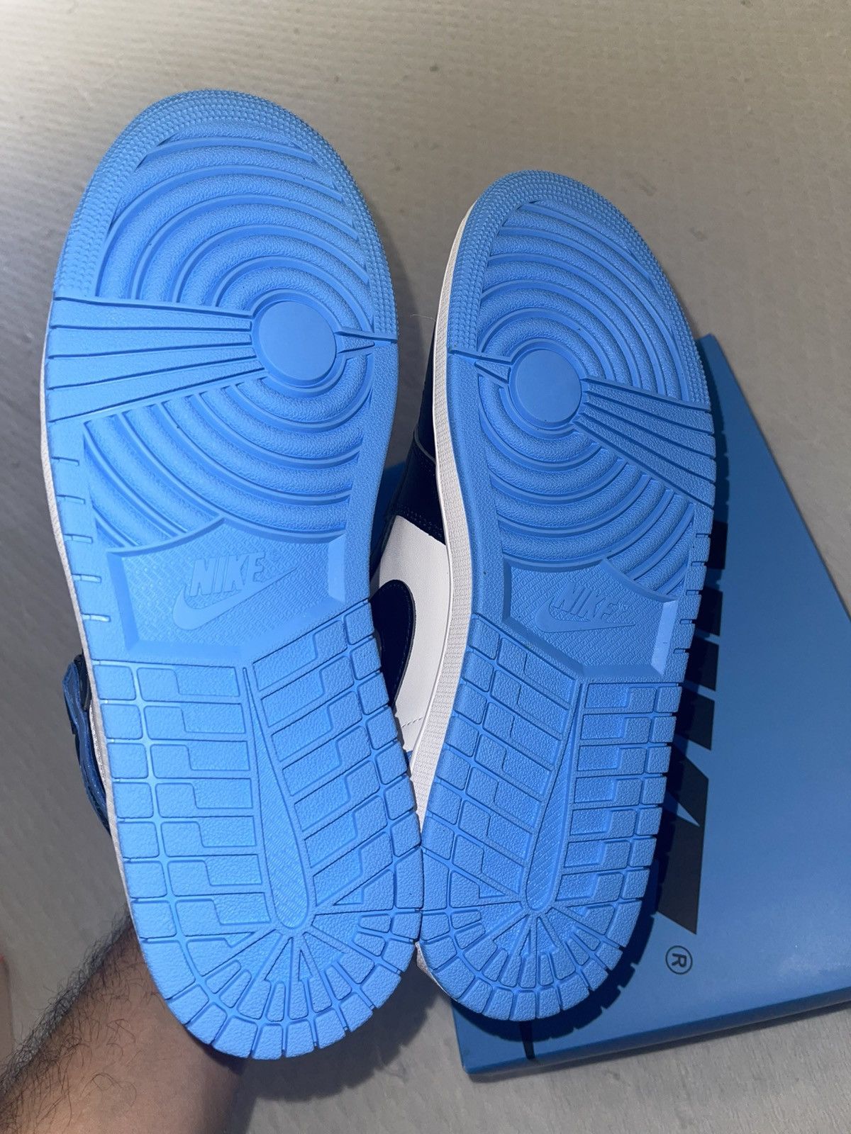 Jordan Brand Air Jordan 1 Retro High OG UNC TOES DS Size US 10.5 / EU 43-44 - 9 Thumbnail