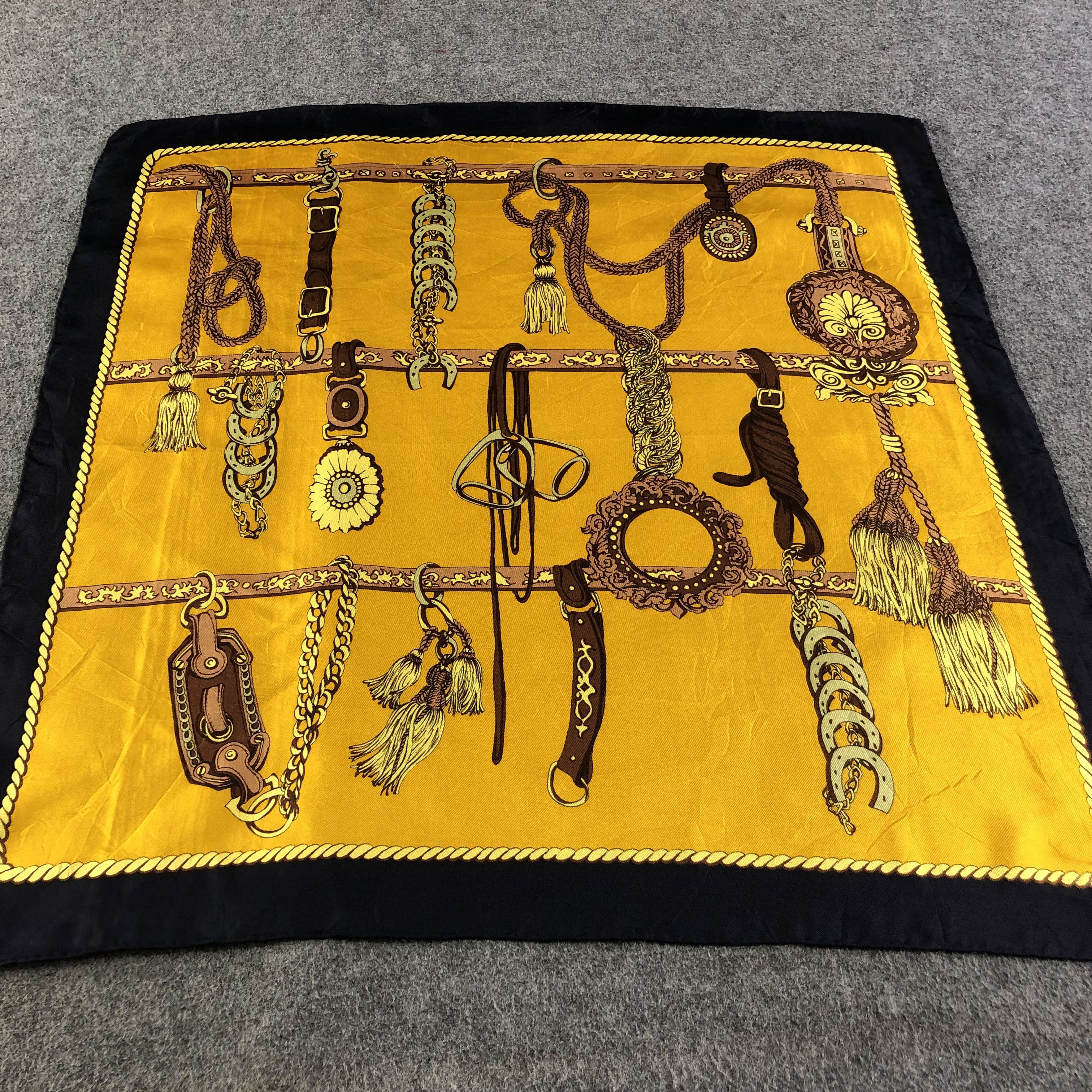 Vintage Luxury Design Hand Rolled Silk Scarf M507