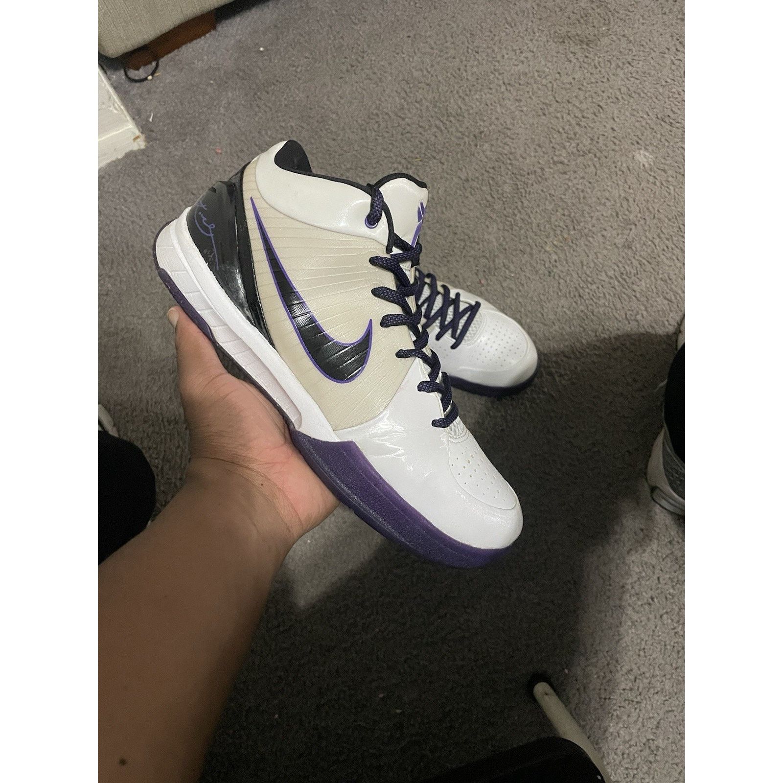 Nike Size 11- Rare Nike Zoom Kobe 4 Inline 2008 Lakers Away 24 Size US 11 / EU 44 - 1 Thumbnail