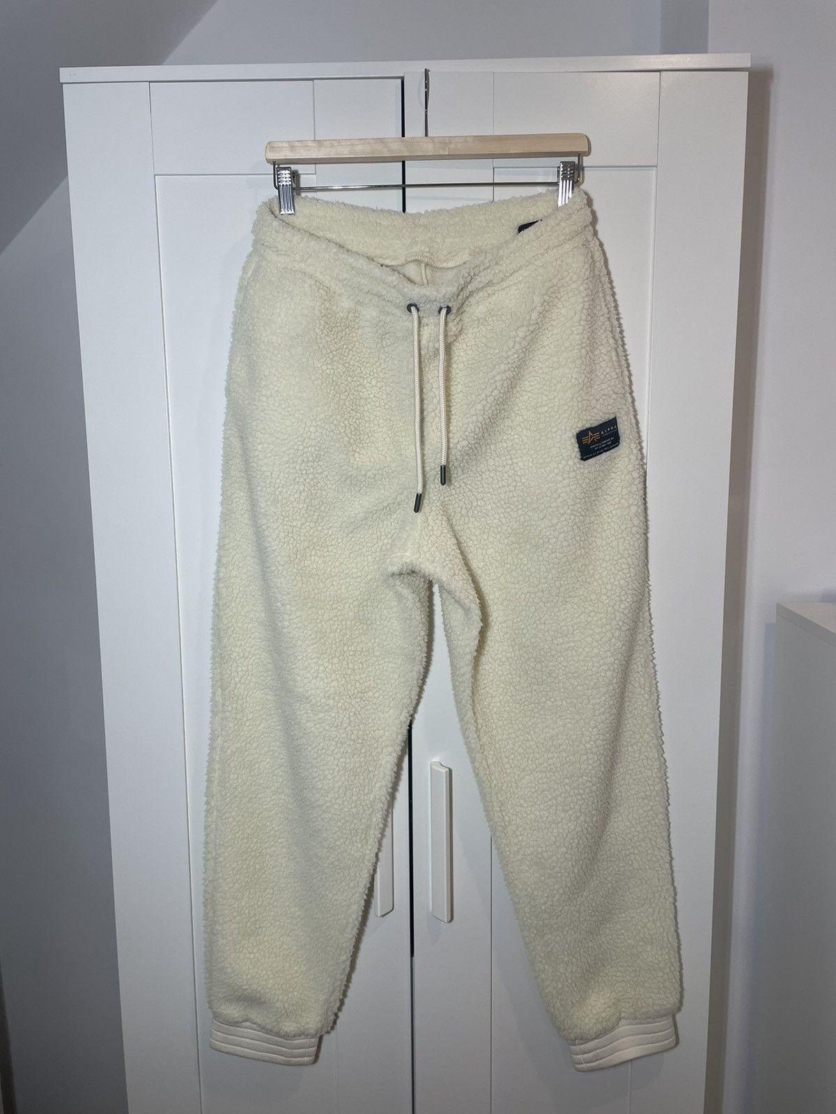 Alpha Industries × Vintage Teddy Jogger Pluszowe Spodnie Alpha Industries Size US 34 / EU 50 - 1 Thumbnail