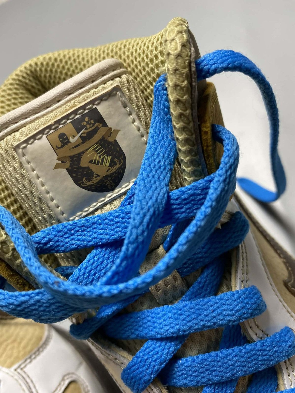 Nike SB nike Dunk high “Vegas Gold/Bison white” sneaker Size US 8 / EU 41 - 7 Thumbnail
