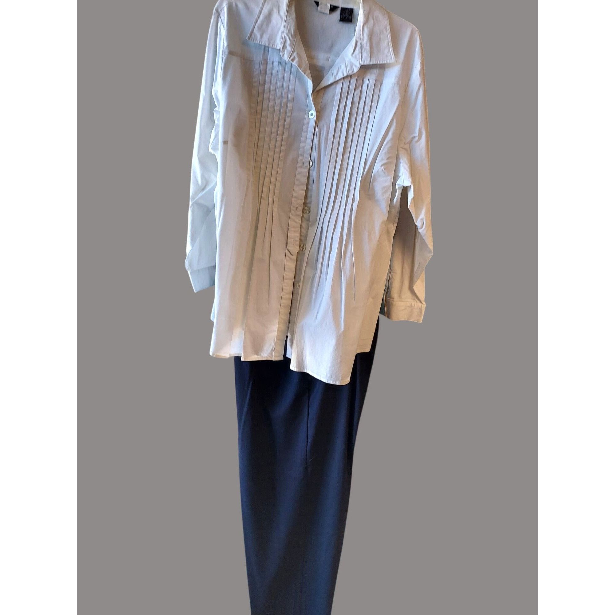 Croft & Barrow Womens 3X Plus Size Apparel Bundle - Two Blouses and One Pai Size 3XL / US 20-22 - 4 Thumbnail