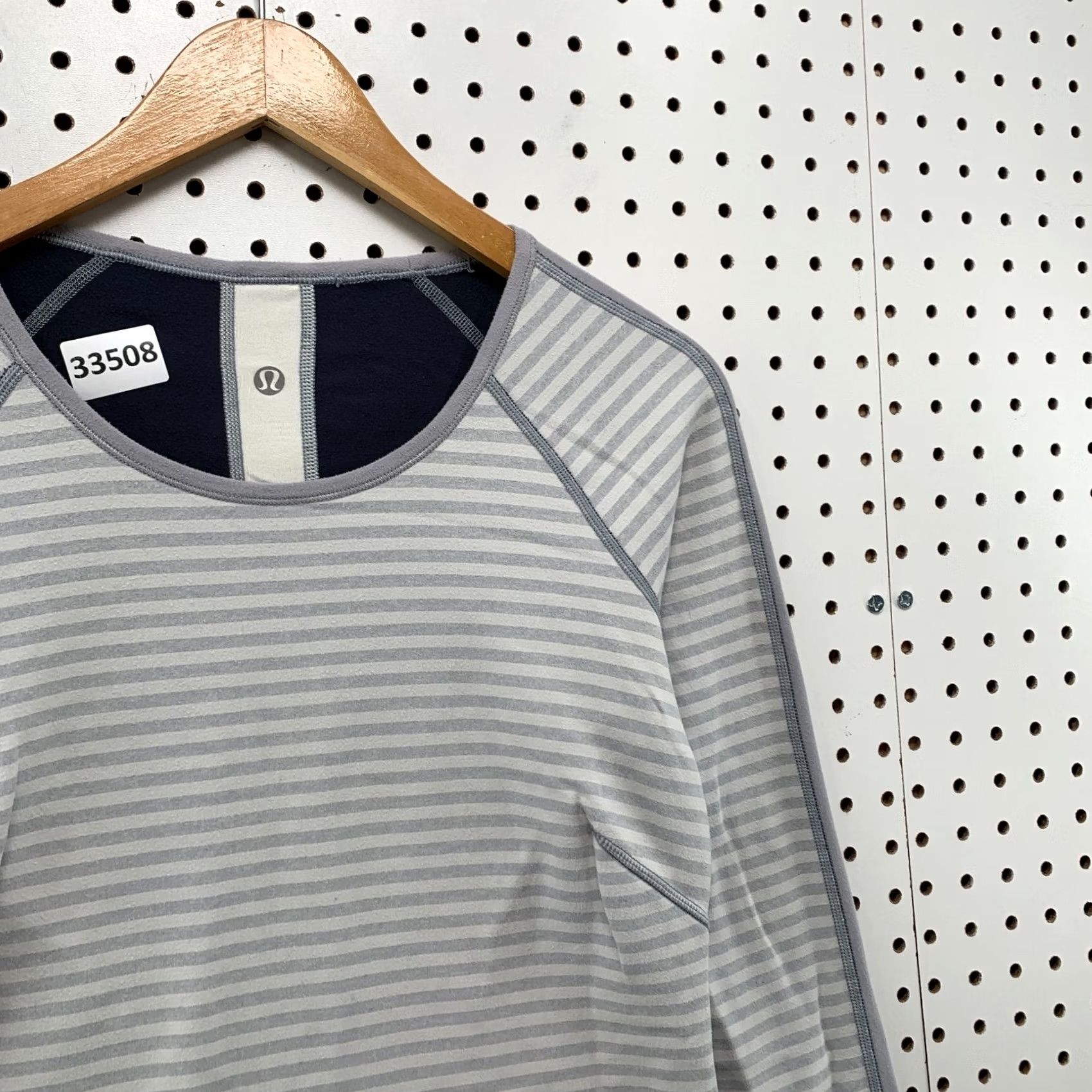 Lululemon Lululemon Striped Active Top Womens M Gray White Reversible T-Shirt Pullover Long Sleeve 17.5x25 Size M / US 6-8 / IT 42-44 - 7 Thumbnail