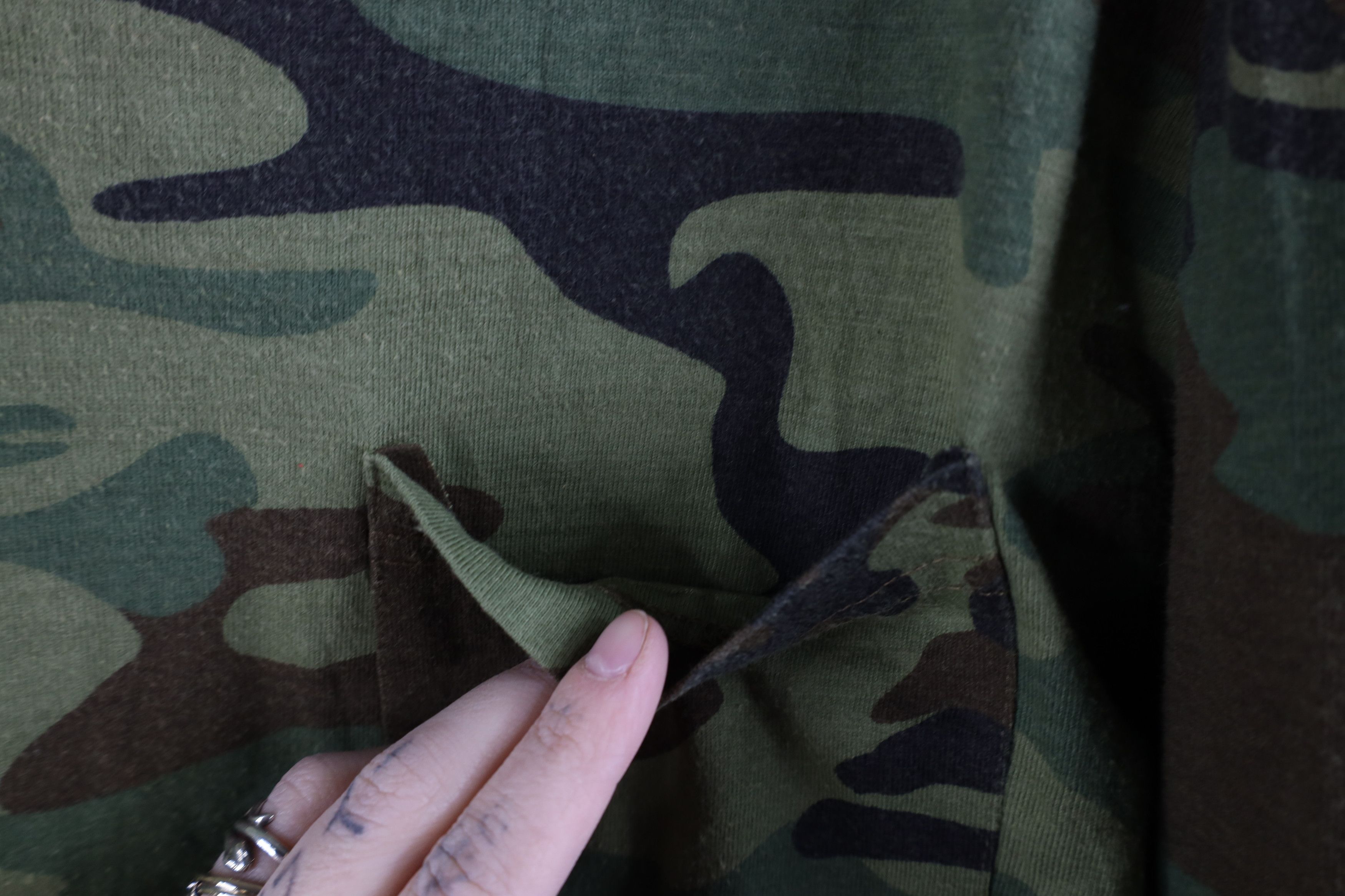Vintage Vintage 90s Streetwear Thin Camouflage Long Sleeve T-Shirt Size US XL / EU 56 / 4 - 4 Thumbnail