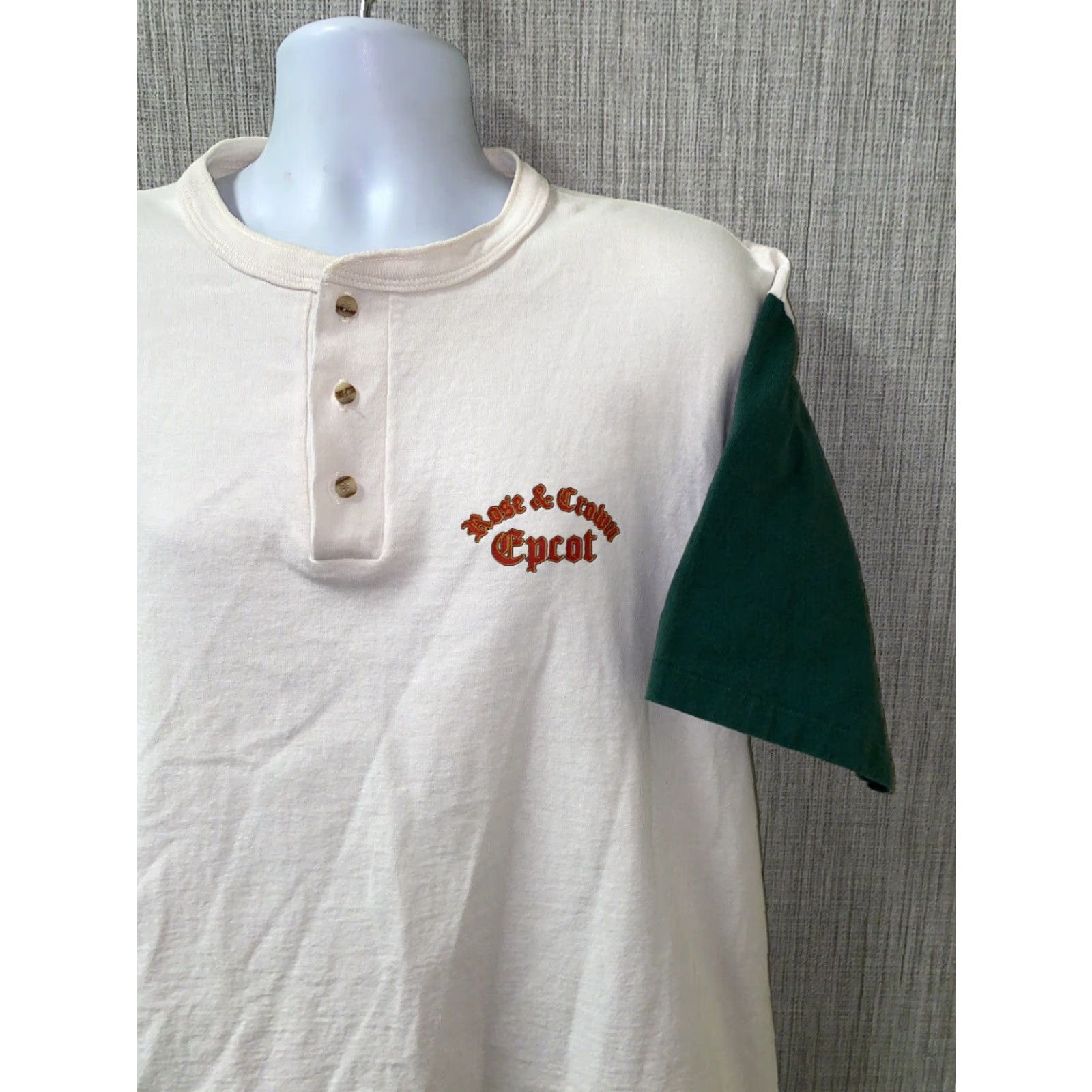 Disney VINTAGE Disney Mens White Henley T-Shirt XL Short Sleeve Solid USA Size US XL / EU 56 / 4 - 2 Thumbnail
