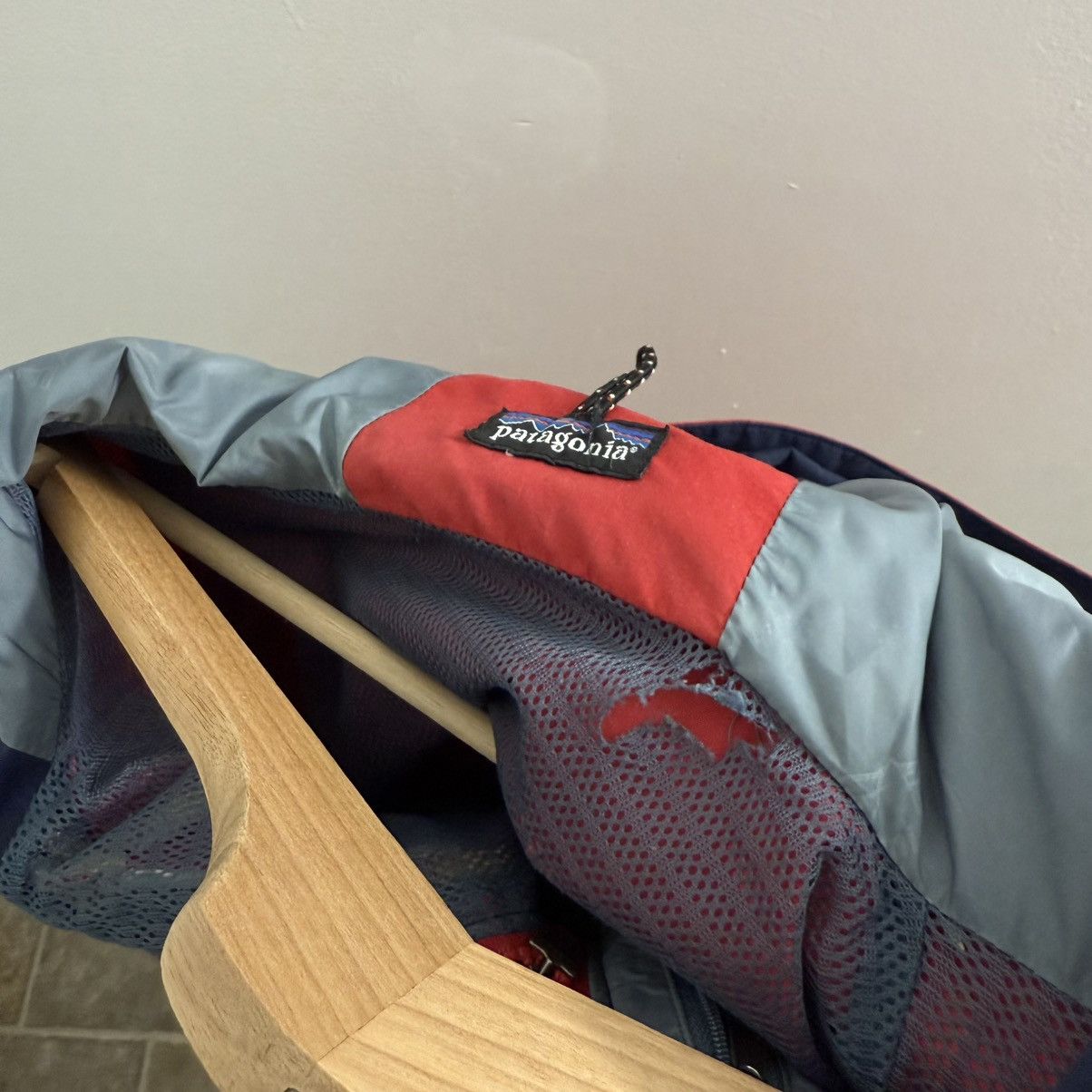 Patagonia Vintage Patagonia Full Zip Hooded Parka Jacket Large 90s Red Size US L / EU 52-54 / 3 - 7 Thumbnail