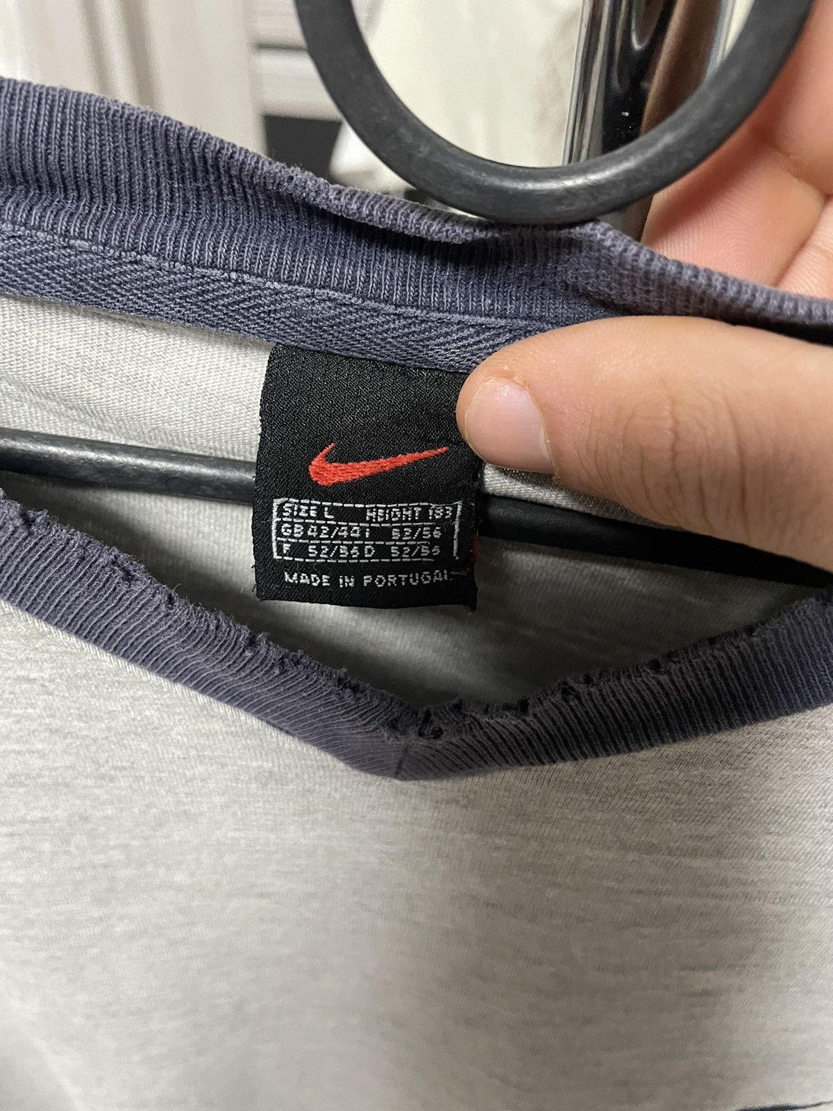 Nike × Vintage Vintage Nike Small Logo Y2K Made In Portugal L Streetwear Size US L / EU 52-54 / 3 - 14 Thumbnail