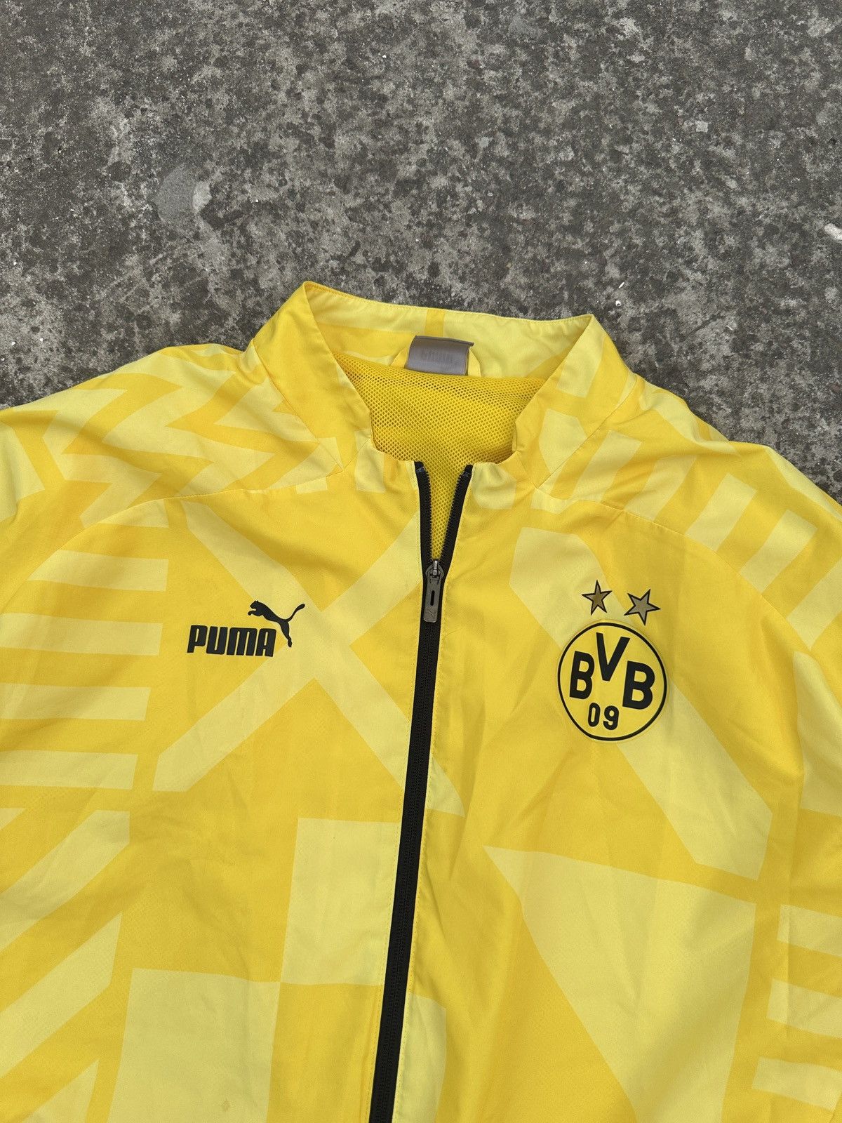 Puma Puma Borussia Dortmund Soccer Jacket Streetwear Rare XL Size US XL / EU 56 / 4 - 2 Thumbnail