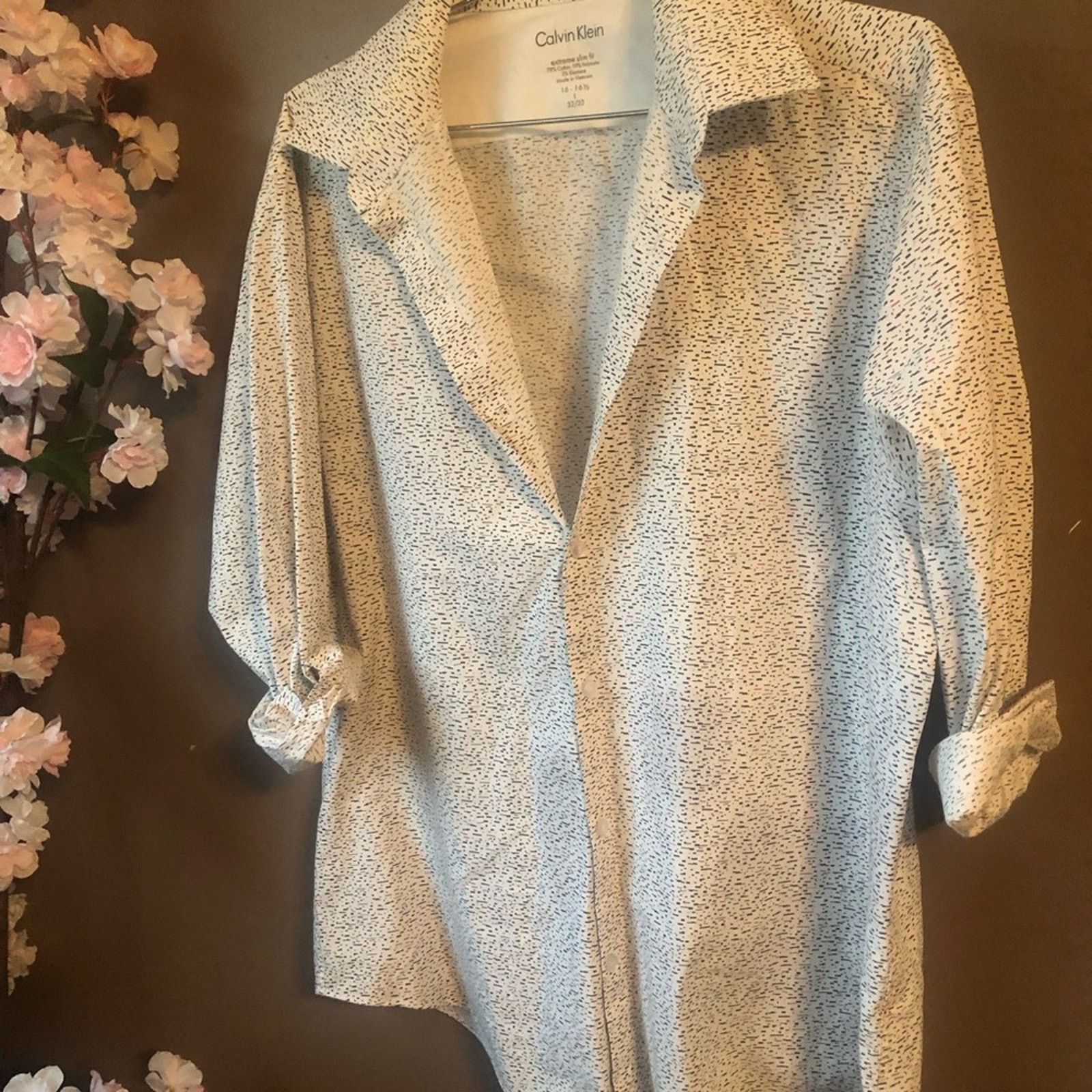 Calvin Klein Calvin Klein Button down shirt. Spotted Extreme slim fit. Size US L / EU 52-54 / 3 - 2 Thumbnail