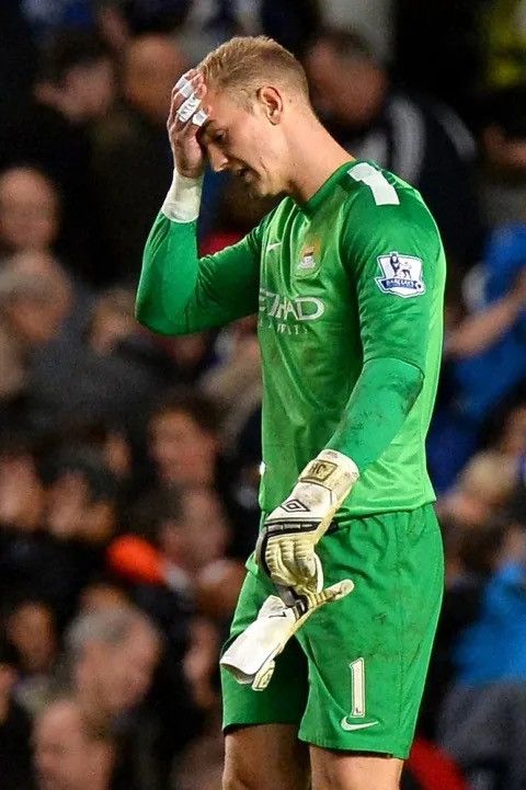 Nike MANCHESTER CITY NIKE 2013/2014 FOOTBALL GOALKEEPER SHORTS Size US 34 / EU 50 - 10 Thumbnail