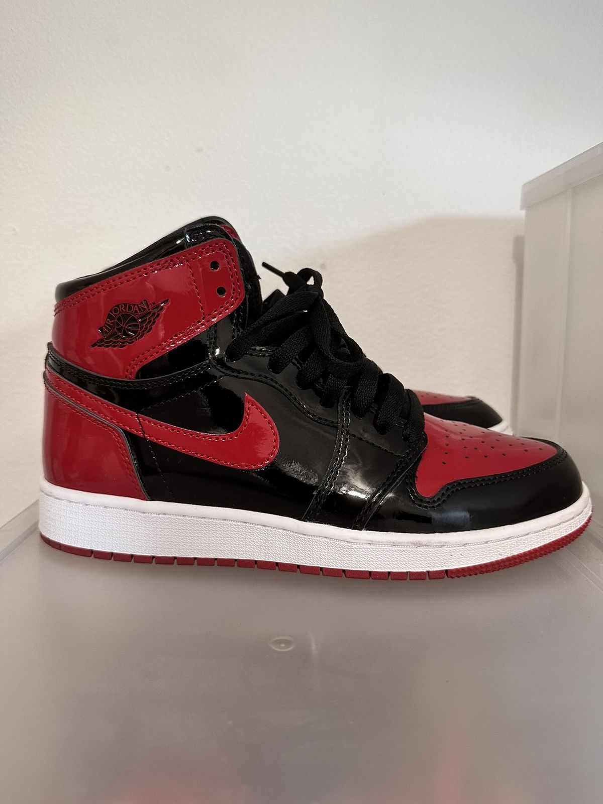 Jordan Brand × Nike Jordan 1 Retro High OG Patent Bred Size US 6.5 / EU 39-40 - 1 Thumbnail