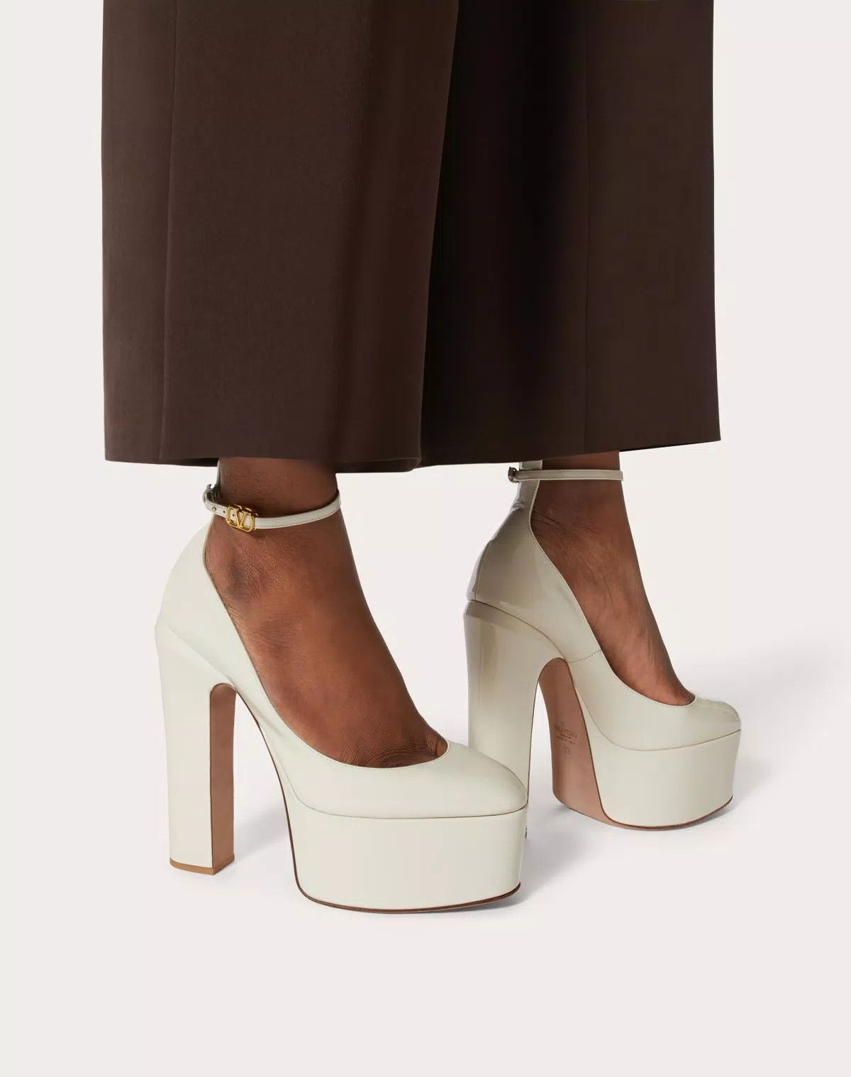Valentino o1s1wg110625 Tan Go Platform Pump In Patent Leather in White Size US 6 / IT 36 - 6 Thumbnail