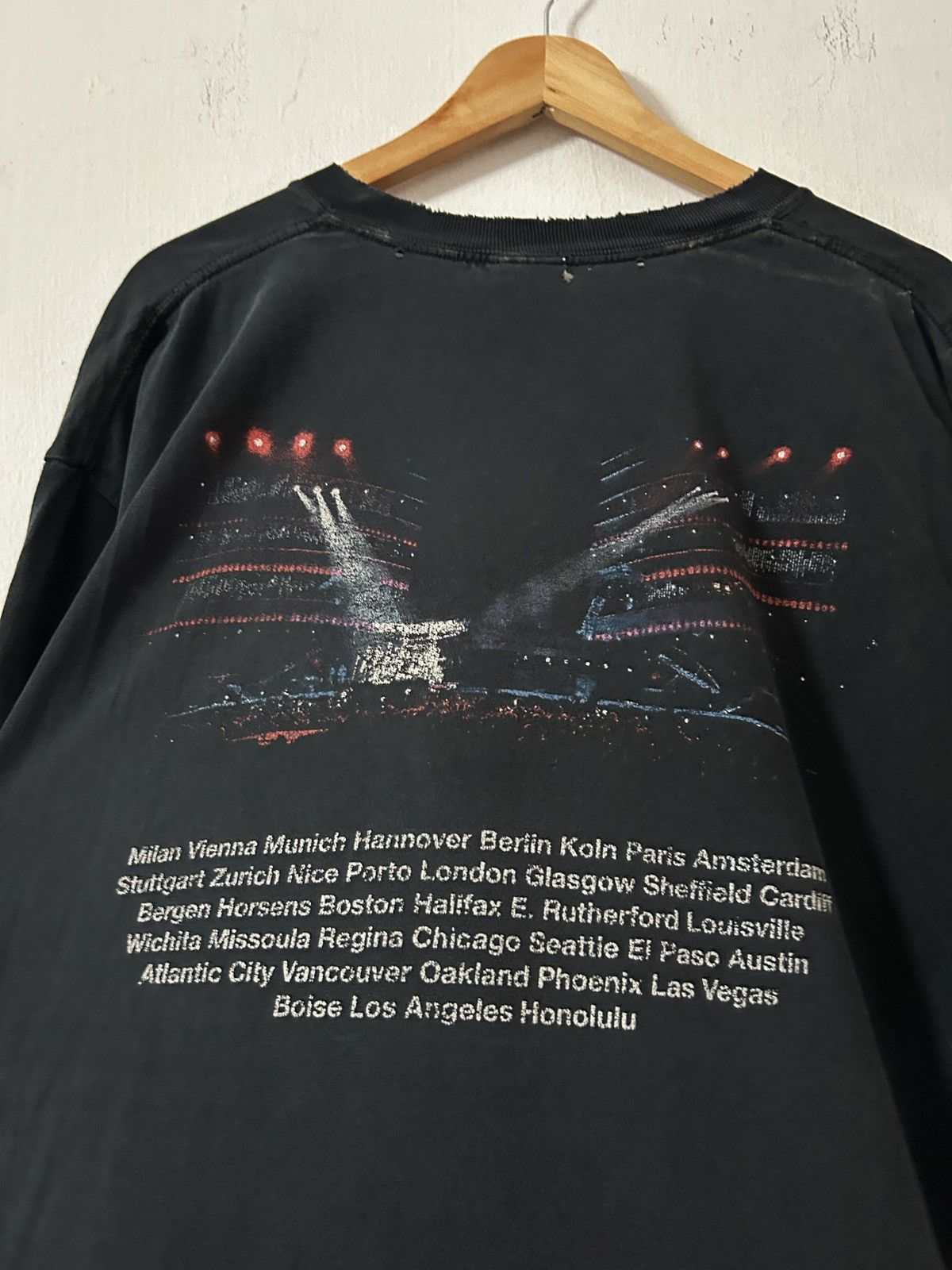 Band Tees Vintage 2000’s Rolling Stones Faded Distressed ERD style Size US XXL / EU 58 / 5 - 4 Thumbnail