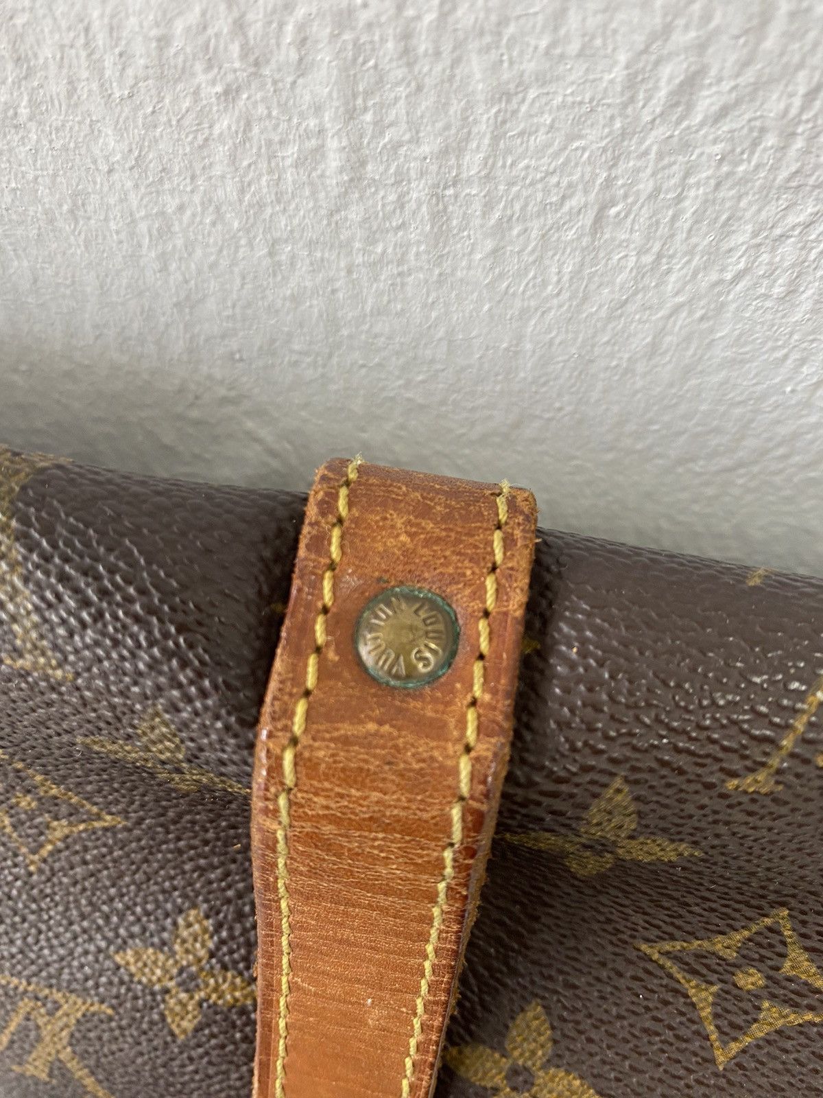 Louis Vuitton Authentic Vintage Louis Vuitton Monogram Saumur 30 Crossbody Size ONE SIZE - 4 Thumbnail