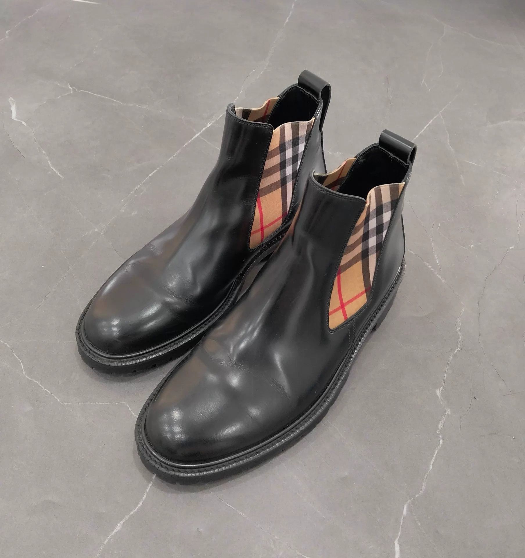 Burberry Black Leather Chelsea Boots with Check Detail Size US 8 / EU 41 - 1 Thumbnail