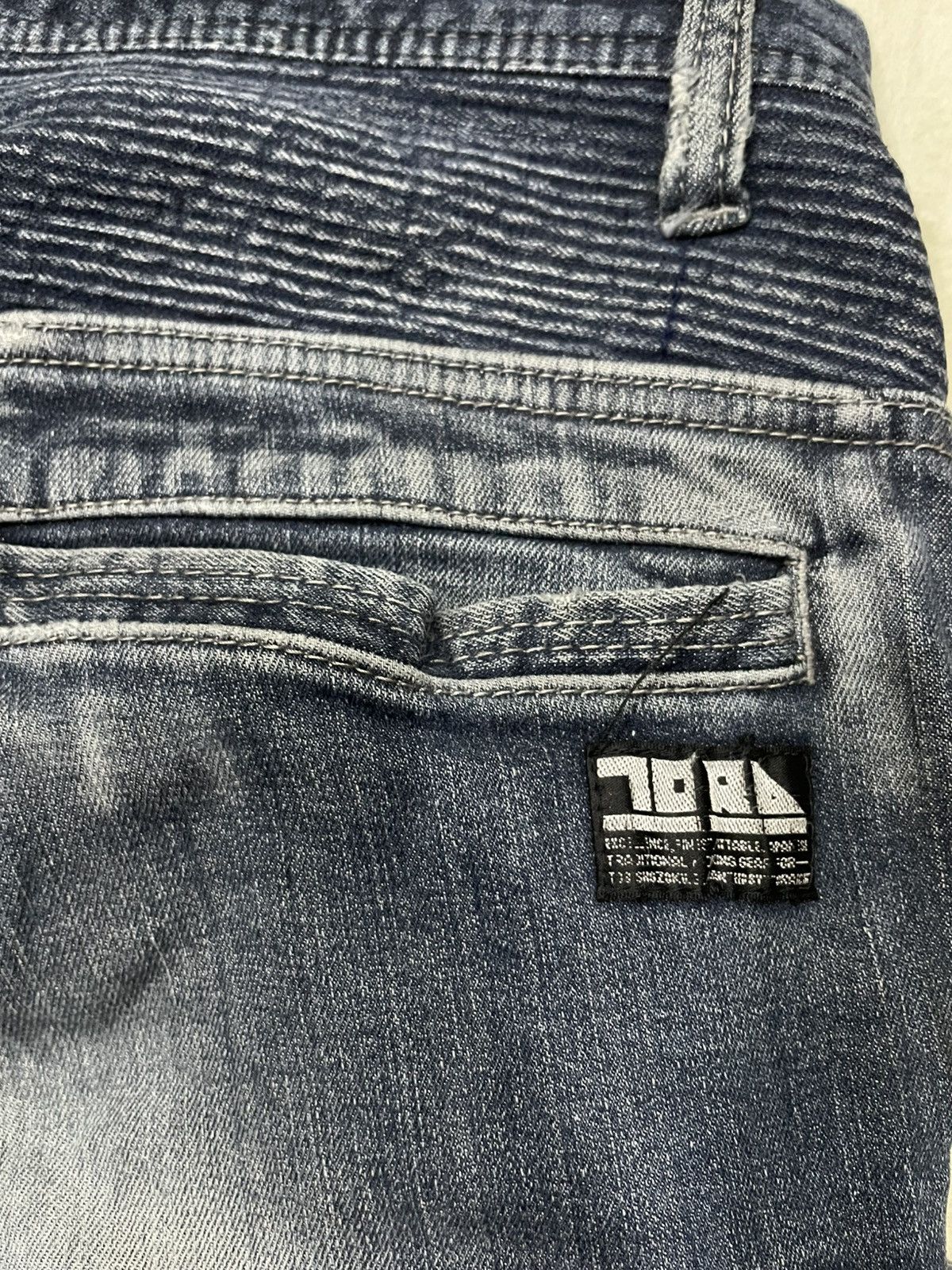 Japanese Brand Vintage TORA Distress Faded Dark Blue Denim Jeans Size US 31 - 18 Thumbnail