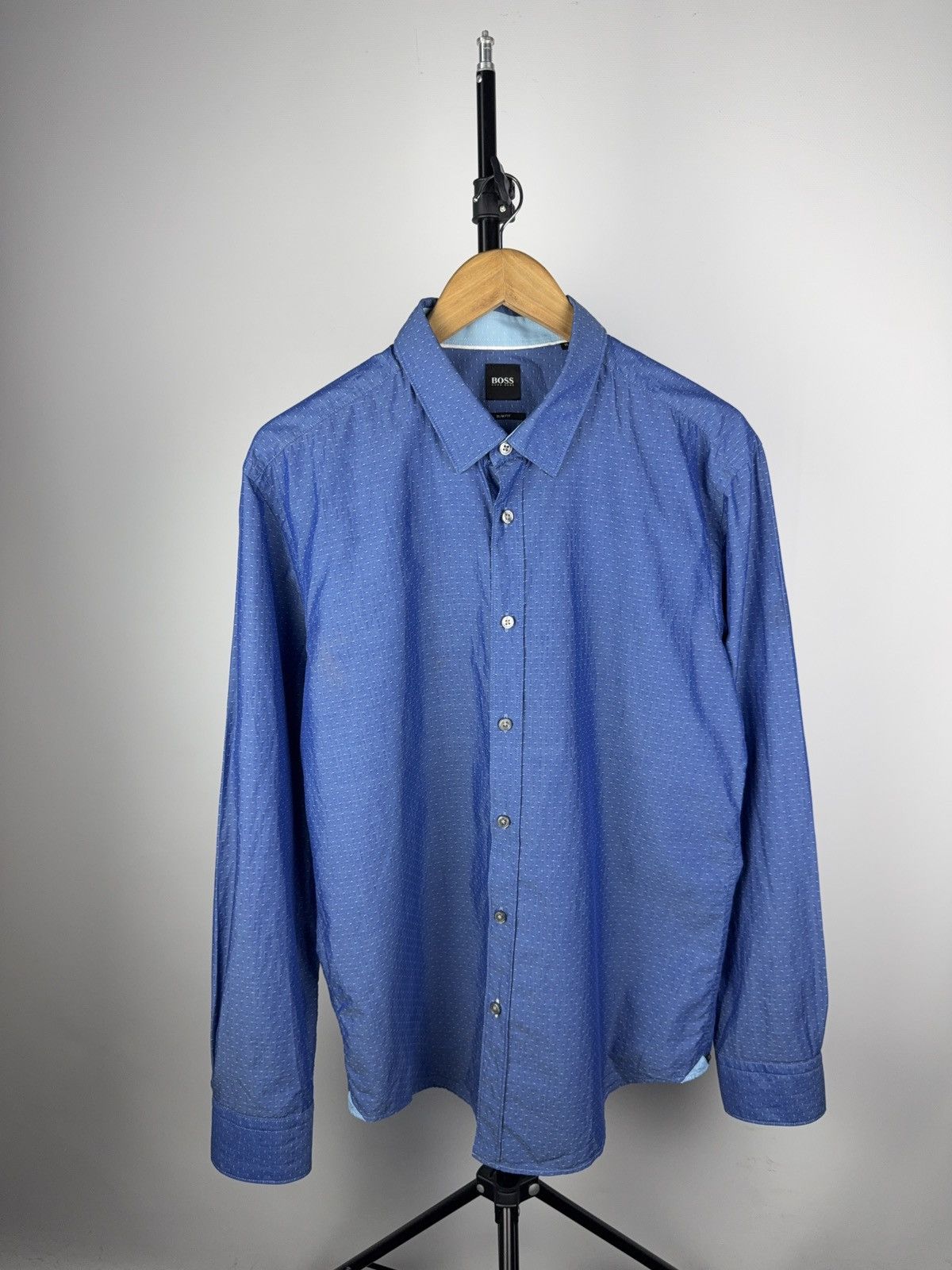 Designer × Hugo Boss Hugo Boss Blue Slim Fit Dress Shirt Micro Dot XL Size US XL / EU 56 / 4 - 1 Thumbnail