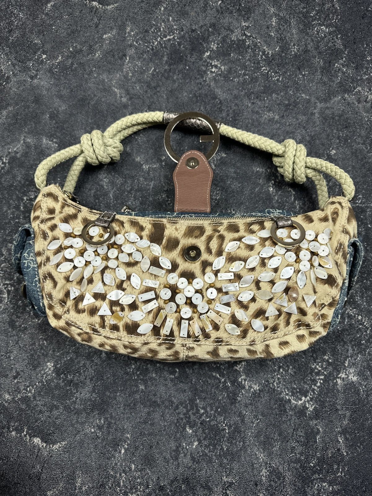 Guess Vintage Y2K Guess Leopard Pattern Baguette Mini Handle Bag Size ONE SIZE - 5 Thumbnail