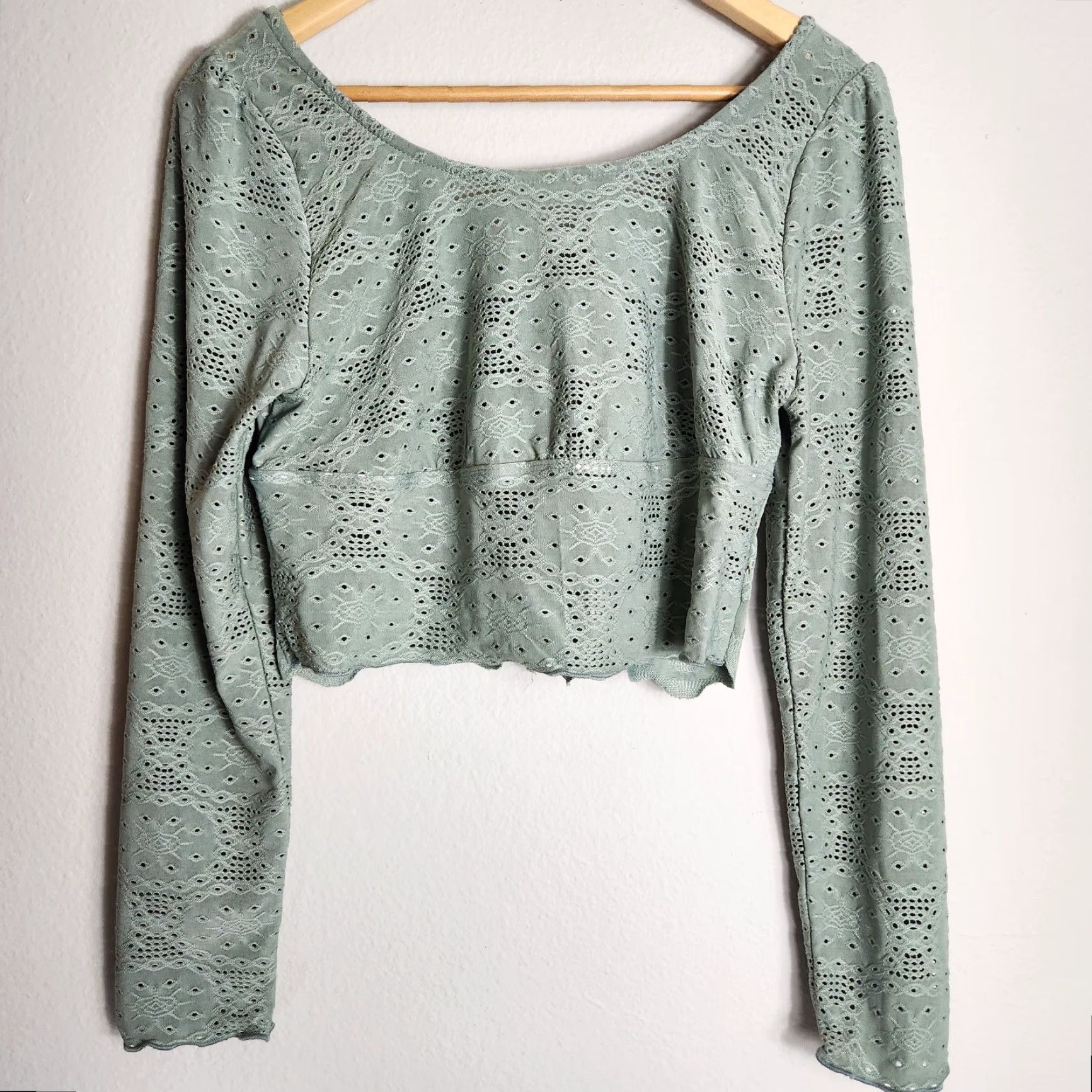 Vintage Kirius Los Angeles Womens Sage Green Long Sleeve Eyelet Crop Top-Size L Shirt Cropped Casual Bohemian Beach Festival Womens Size L / US 10 / IT 46 - 4 Thumbnail
