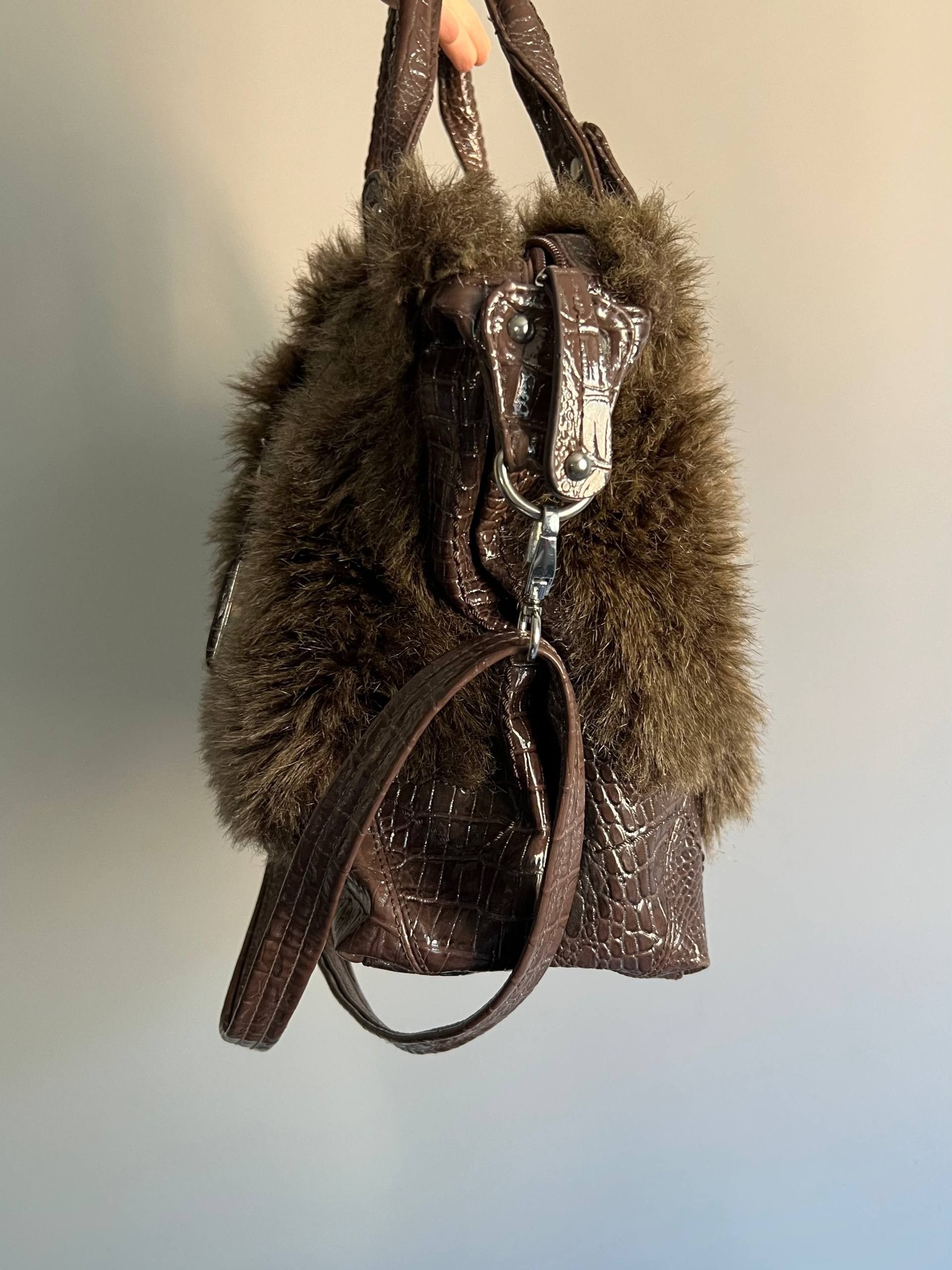 Vintage Vintage Fur Faux Shoulder Bag Y2K Avant Garde style Size ONE SIZE - 8 Thumbnail