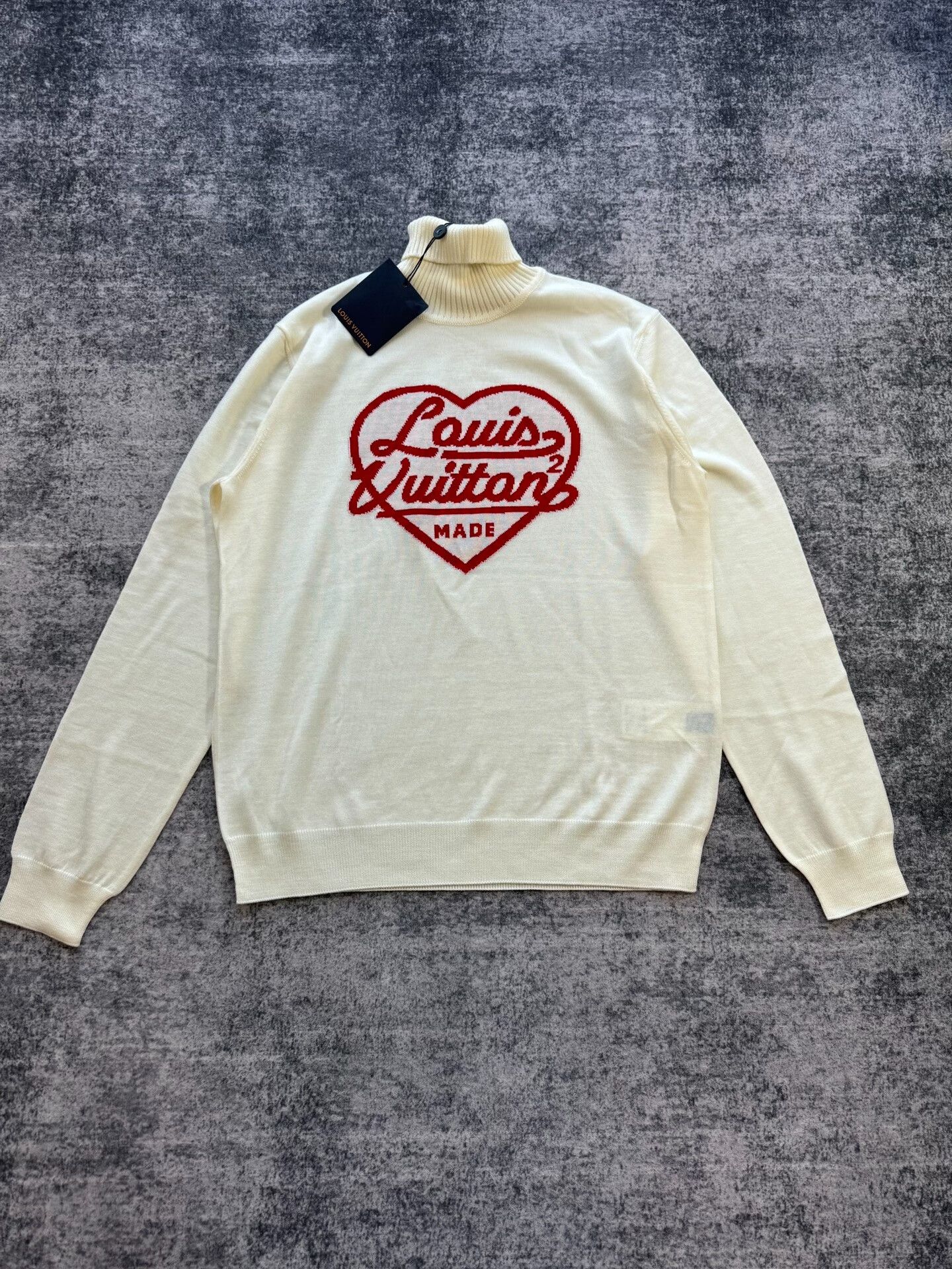 Louis Vuitton louis vuitton nigo heart wool turtleneck sweater Size US L / EU 52-54 / 3 - 1 Thumbnail
