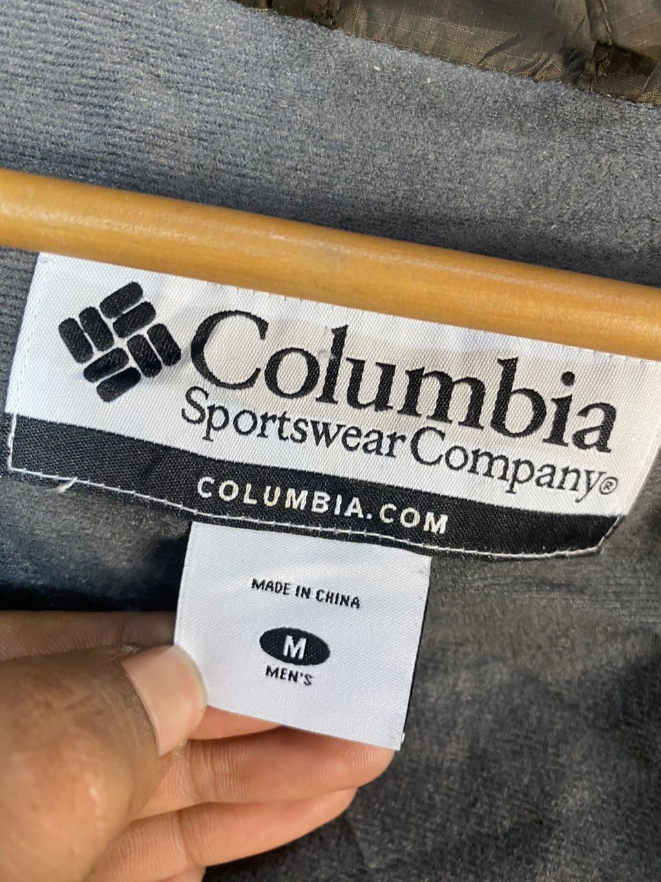 Columbia Colombia windbreaker jacket hidden hoodie Size US L / EU 52-54 / 3 - 4 Thumbnail