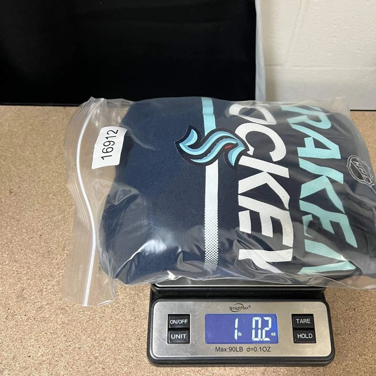 Other Seattle Kraken Hoodie Men Fanatics Pullover Long Sleeve M Size US M / EU 48-50 / 2 - 7 Thumbnail