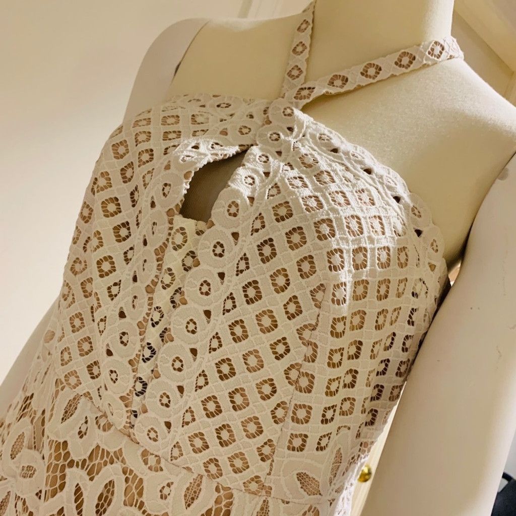 Other BCBG White Lace beige Liners Halter Dress Size 12 Size XL / US 12-14 / IT 48-50 - 8 Thumbnail